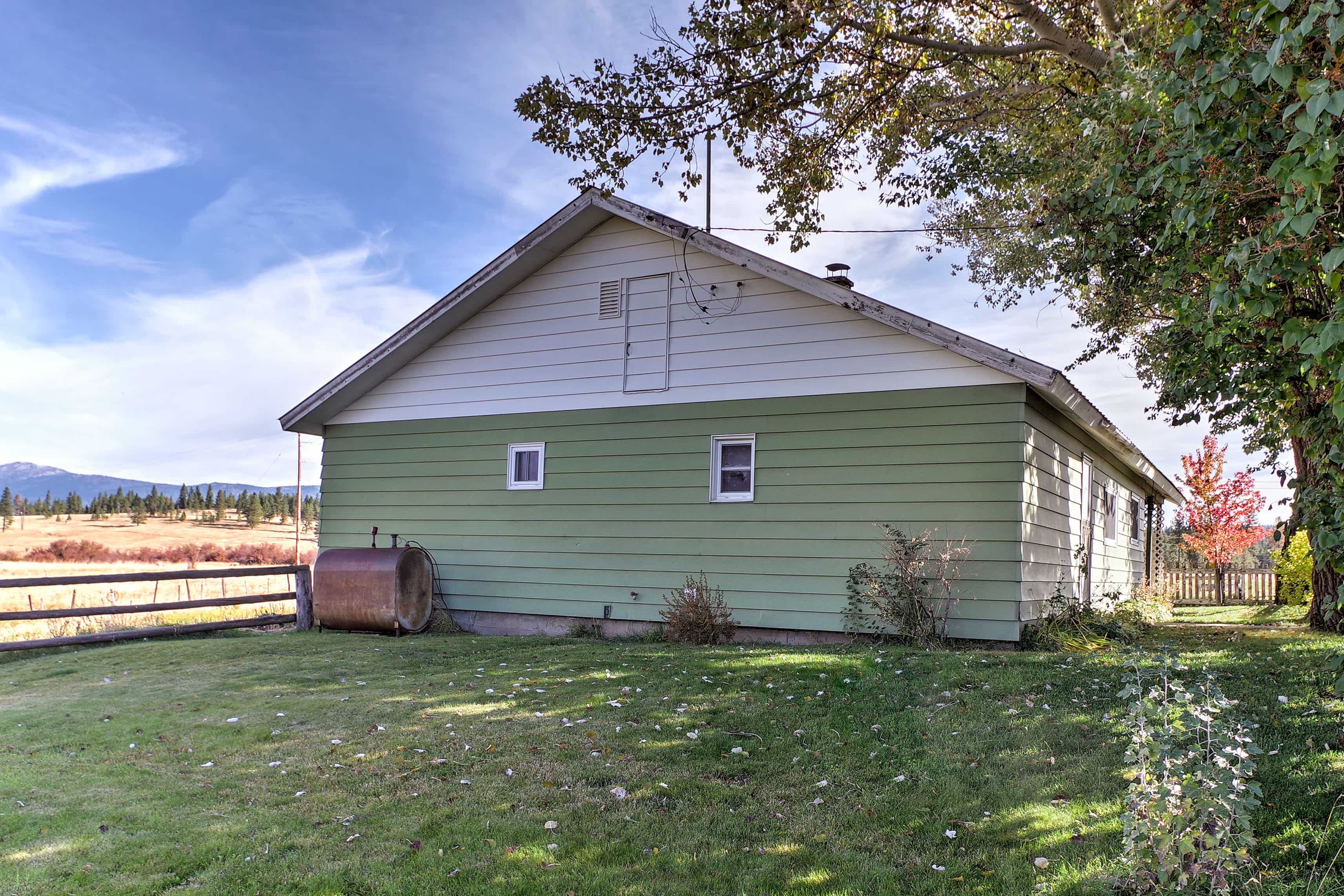 Cozy McCall Area Home w/ 360 Degree Mountain Views New Meadows, ID