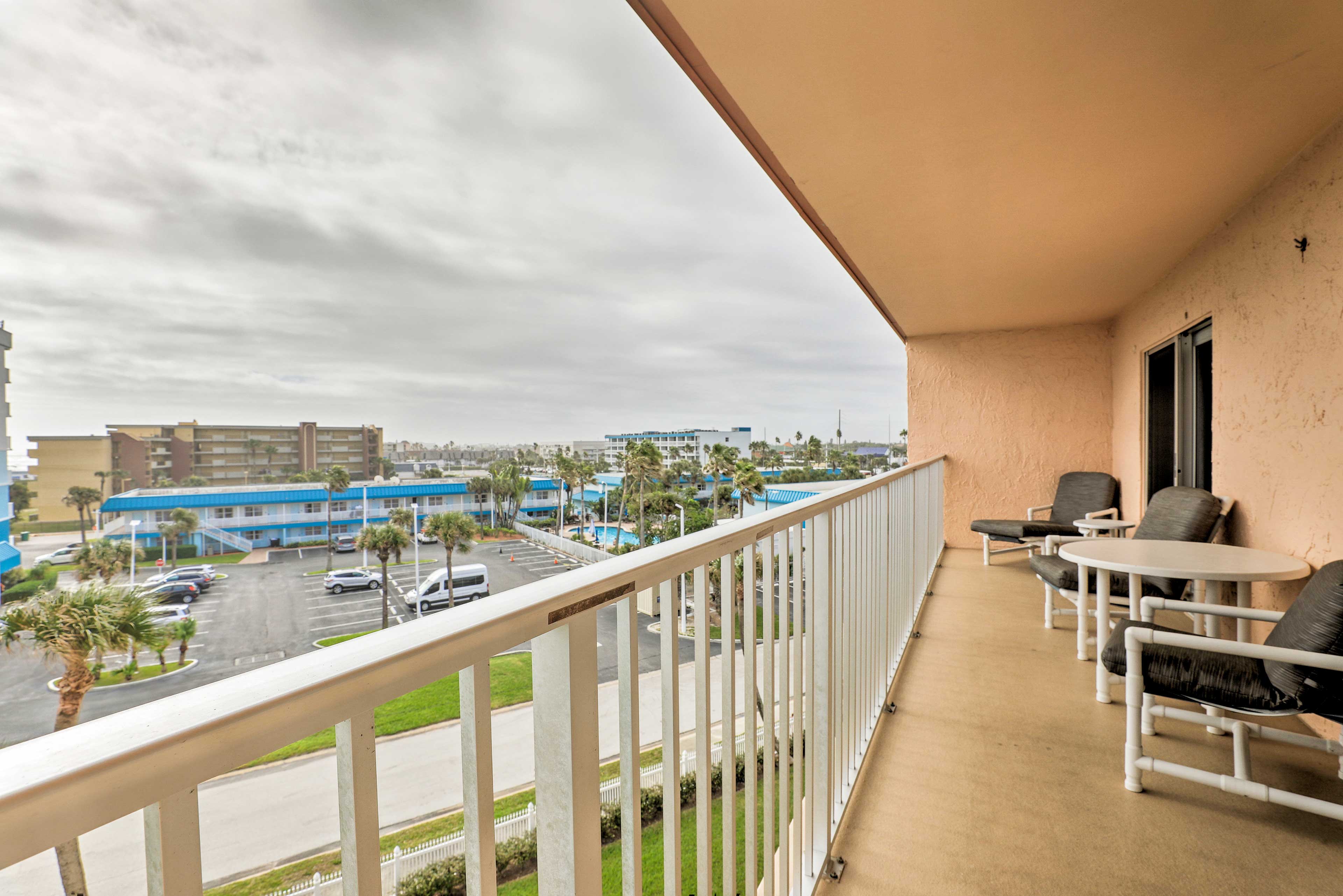 Oceanfront Cocoa Beach Condo w/ View Walk to Pier Evolve