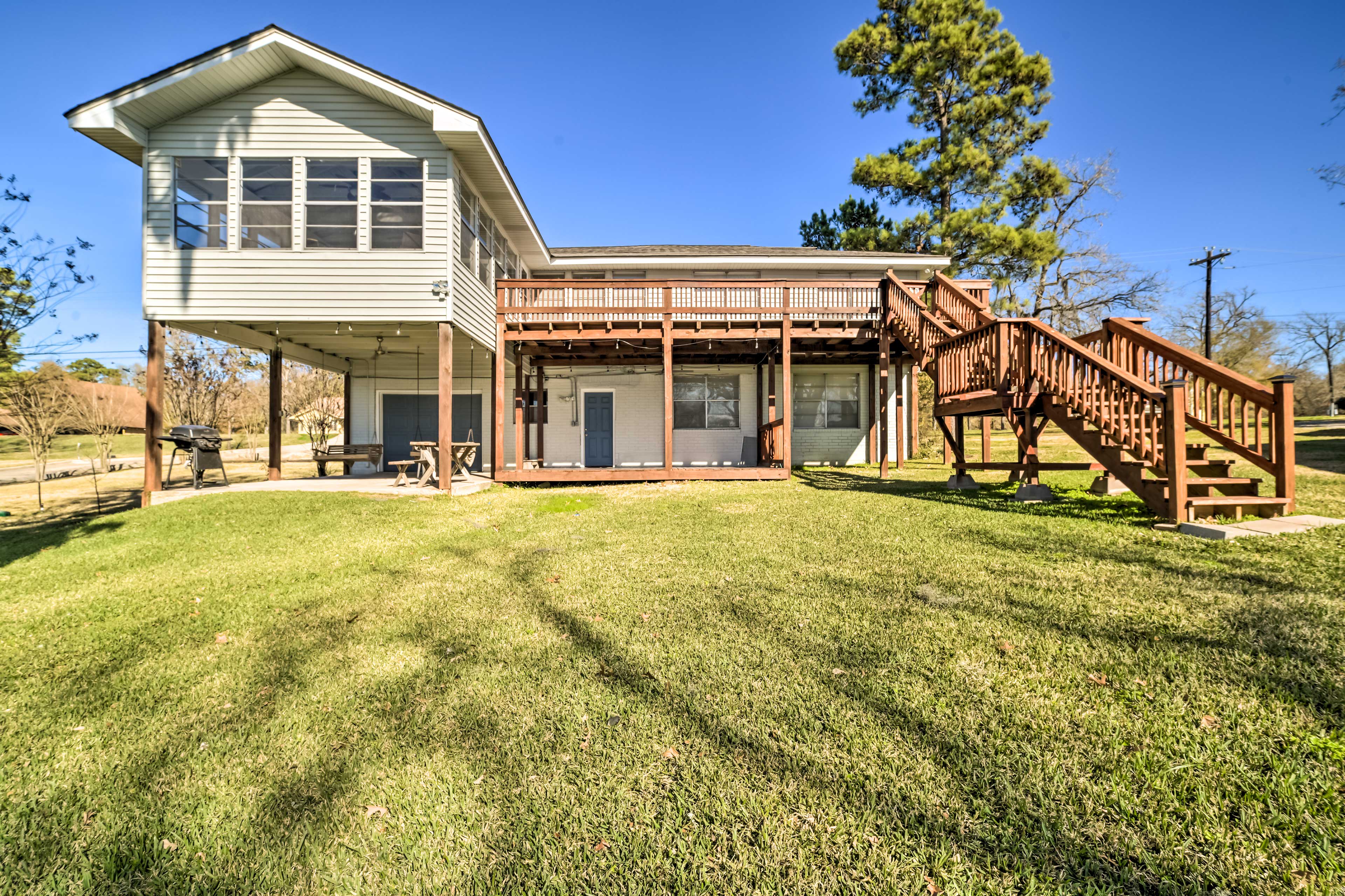 Lake Livingston Vacation Rental w/ Kayaks! Evolve