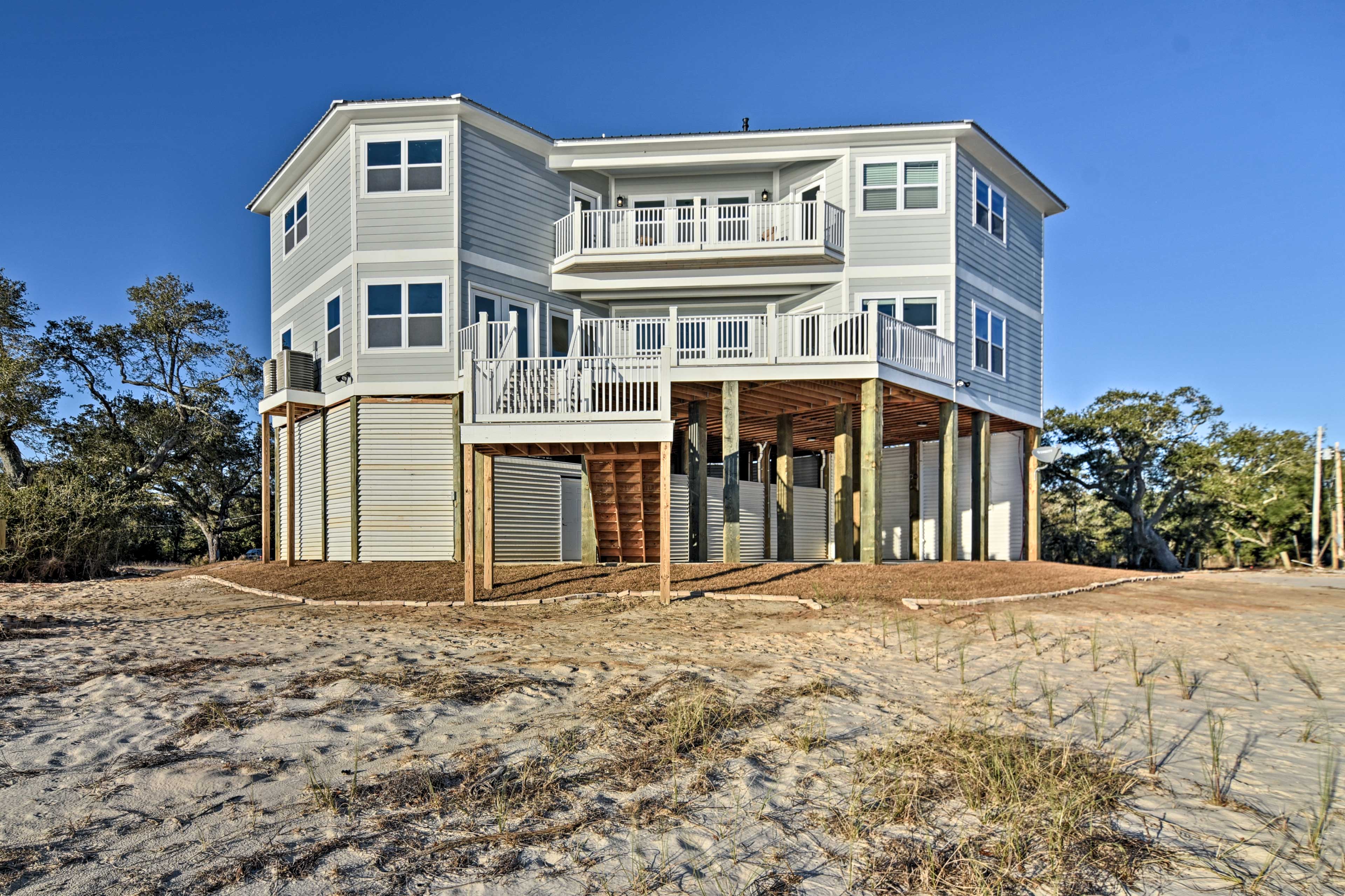 Ocean Springs 'Magnolia Beach House' on Pvt Beach! Evolve