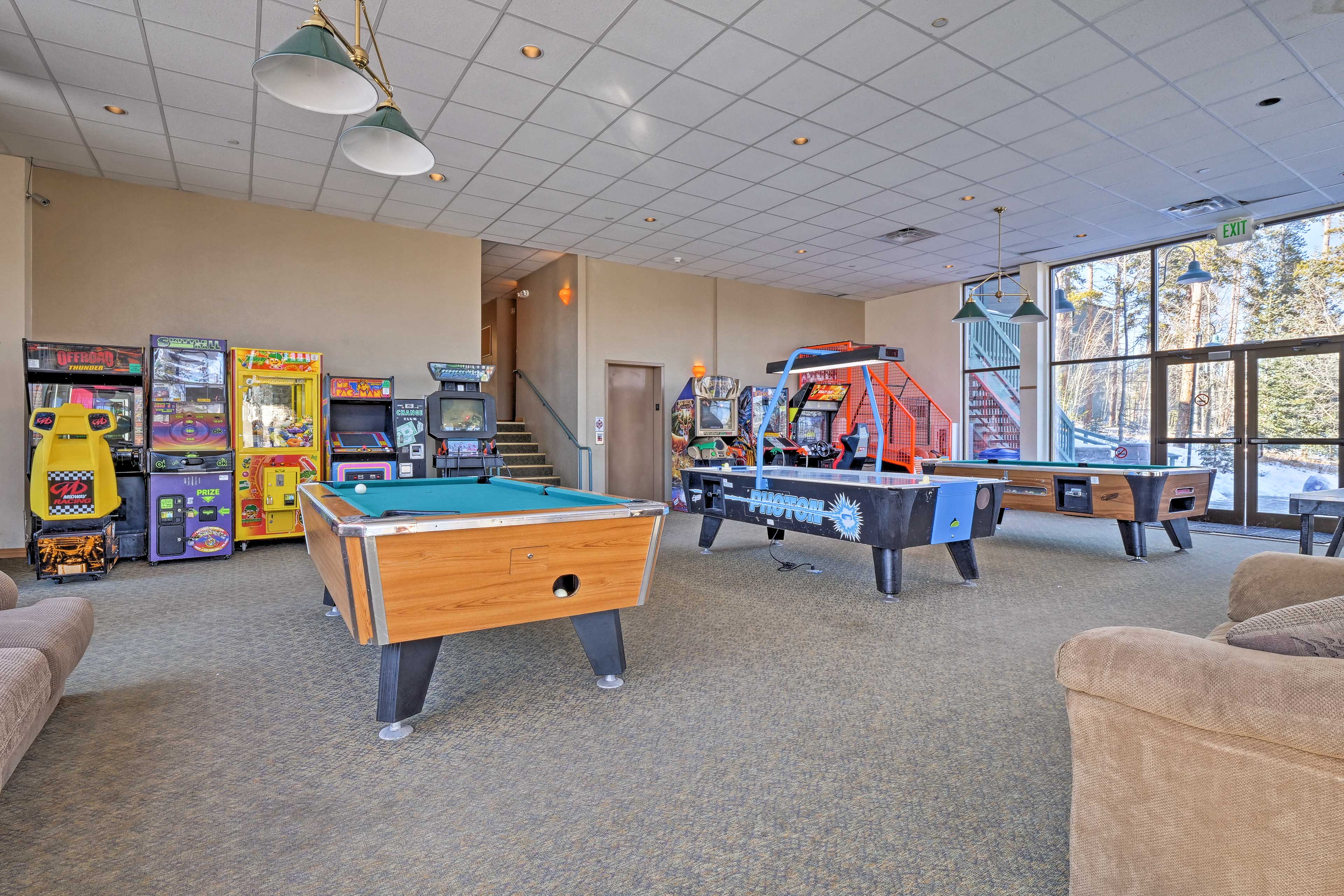 Silverthorne Condo w/Pool Access Shuttle to Town Evolve