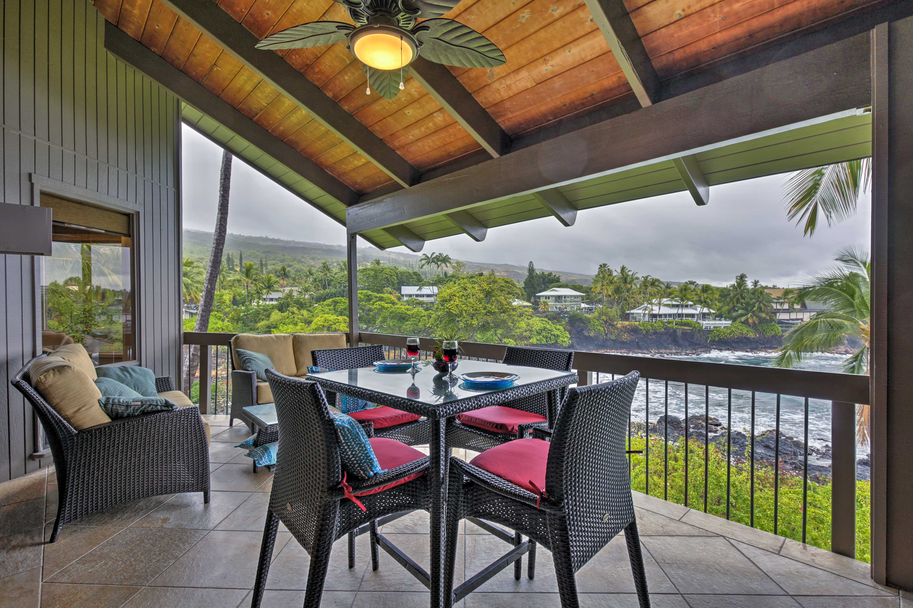 Oceanfront Kailua-Kona Condo w/Resort Amenities! | Evolve