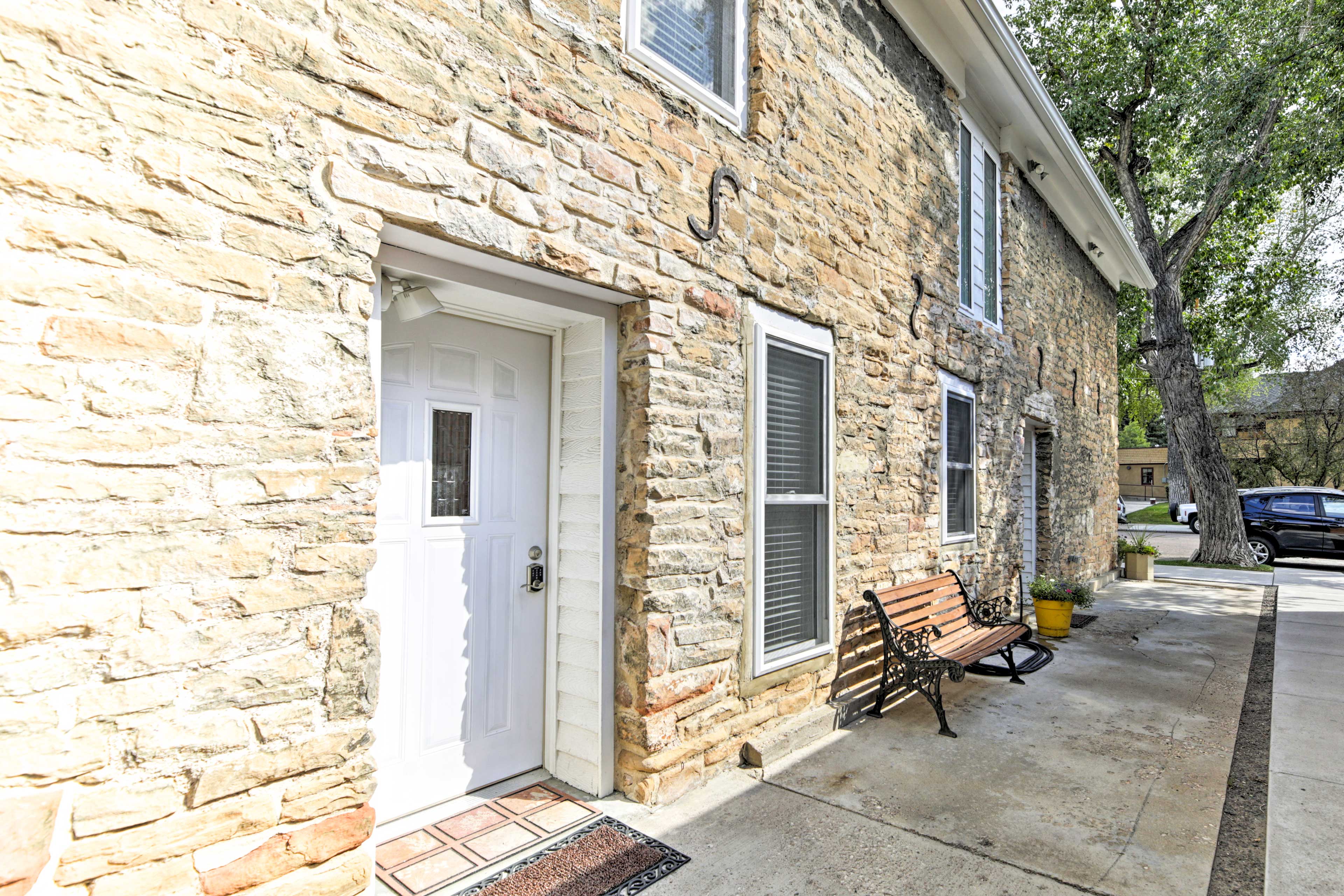 Historic Laramie Condo 3 Blocks to Downtown & UW Evolve