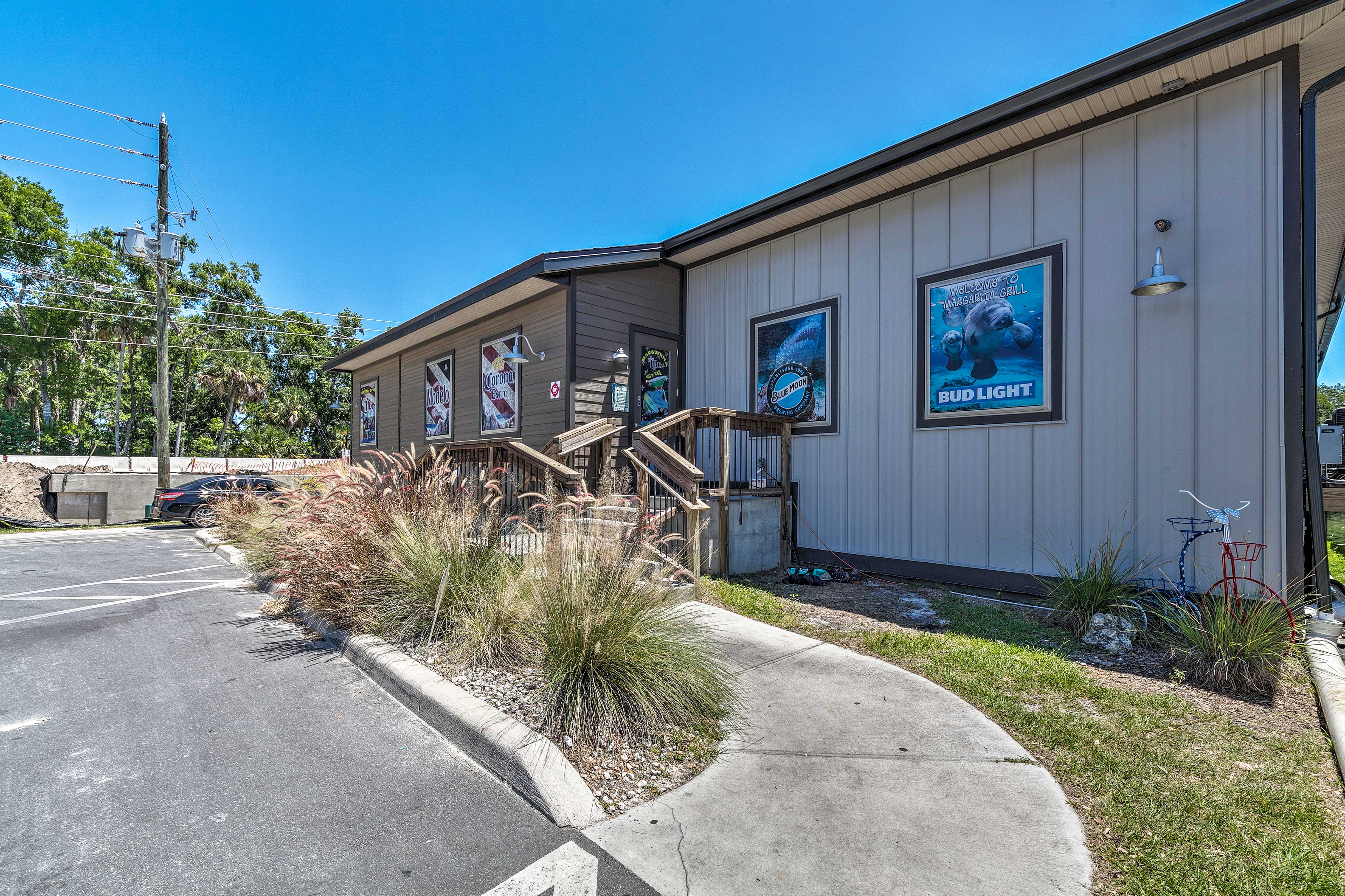 Riverfront Homosassa Retreat w/ Kayak & Boat Dock! Evolve