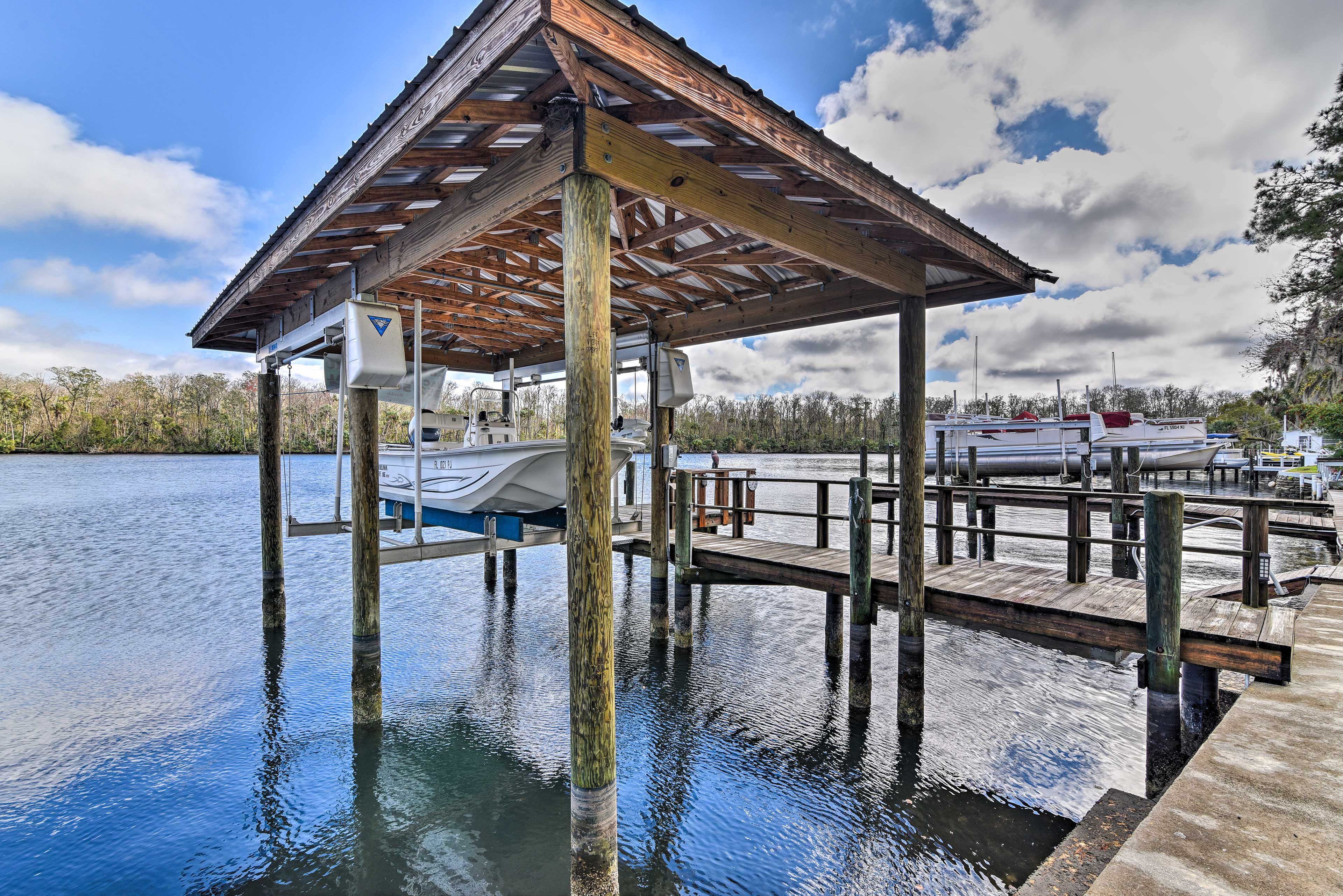 Homosassa Home w/ Private River Dock & Boat Ramp! Evolve