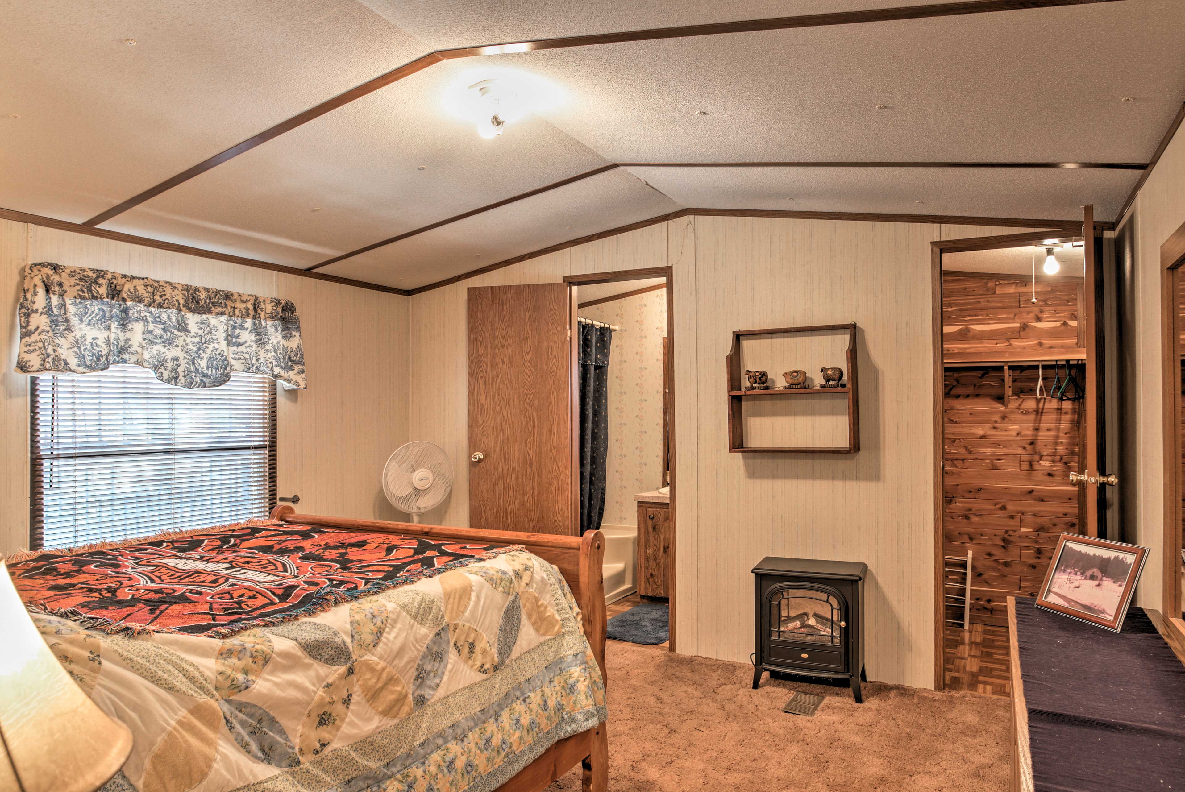 Cloudcroft Cabin w/ Deck Near Skiing & Fishing! Evolve