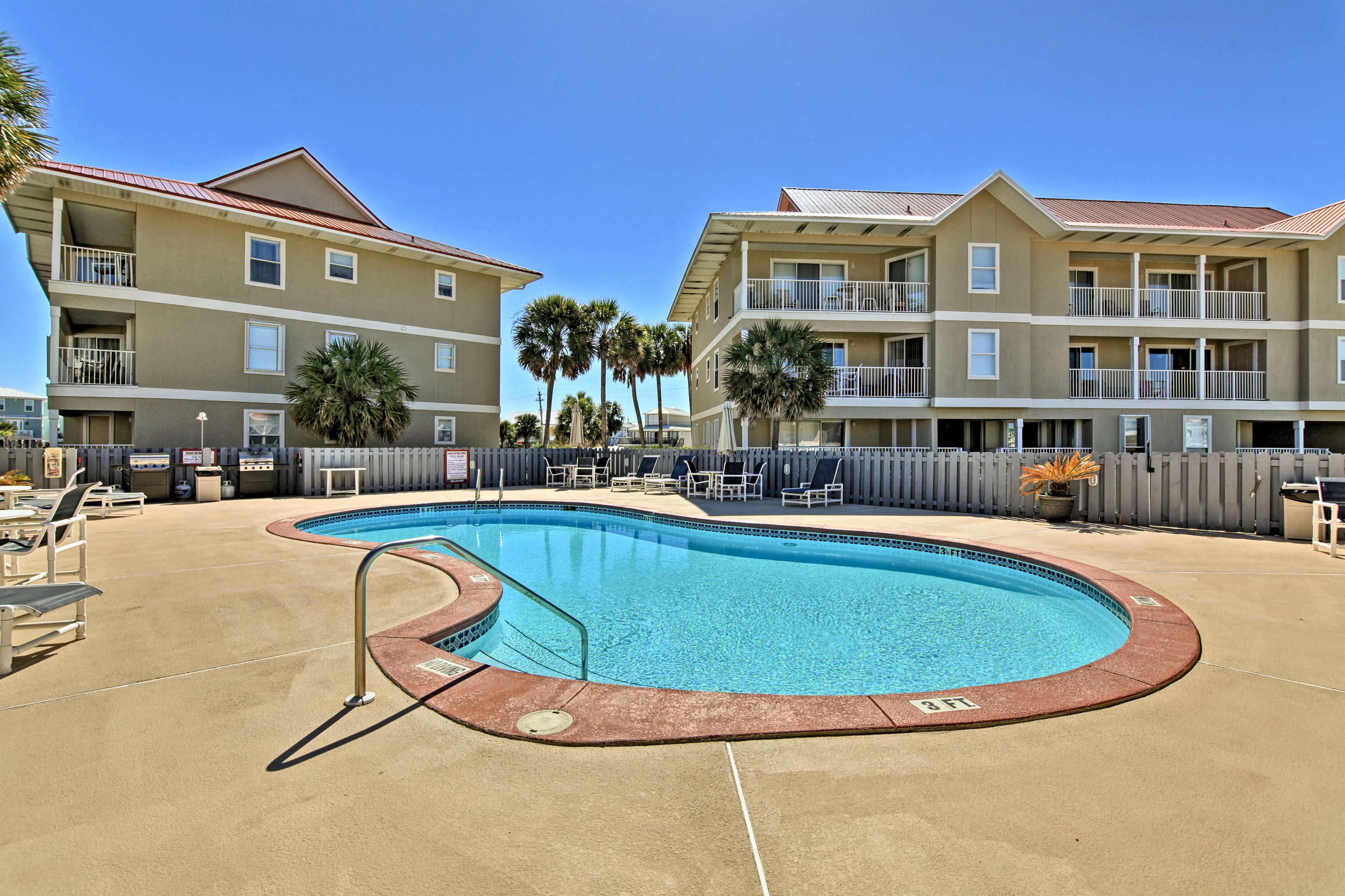 Emerald Hideaway Renovated Condo in Navarre Beach Evolve