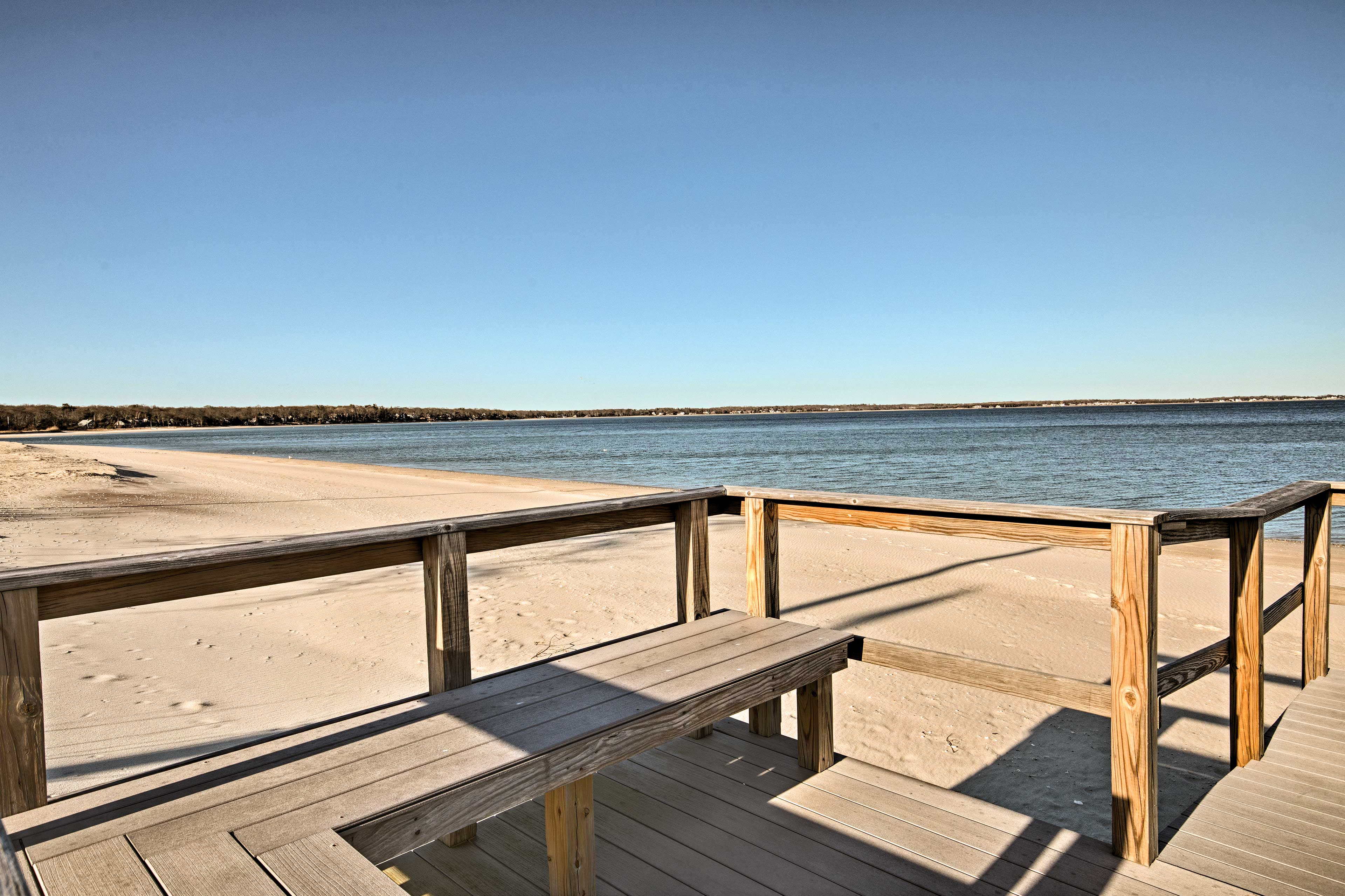 Home in Long Island Wine Country Walk to Beach! Cutchogue, NY Evolve