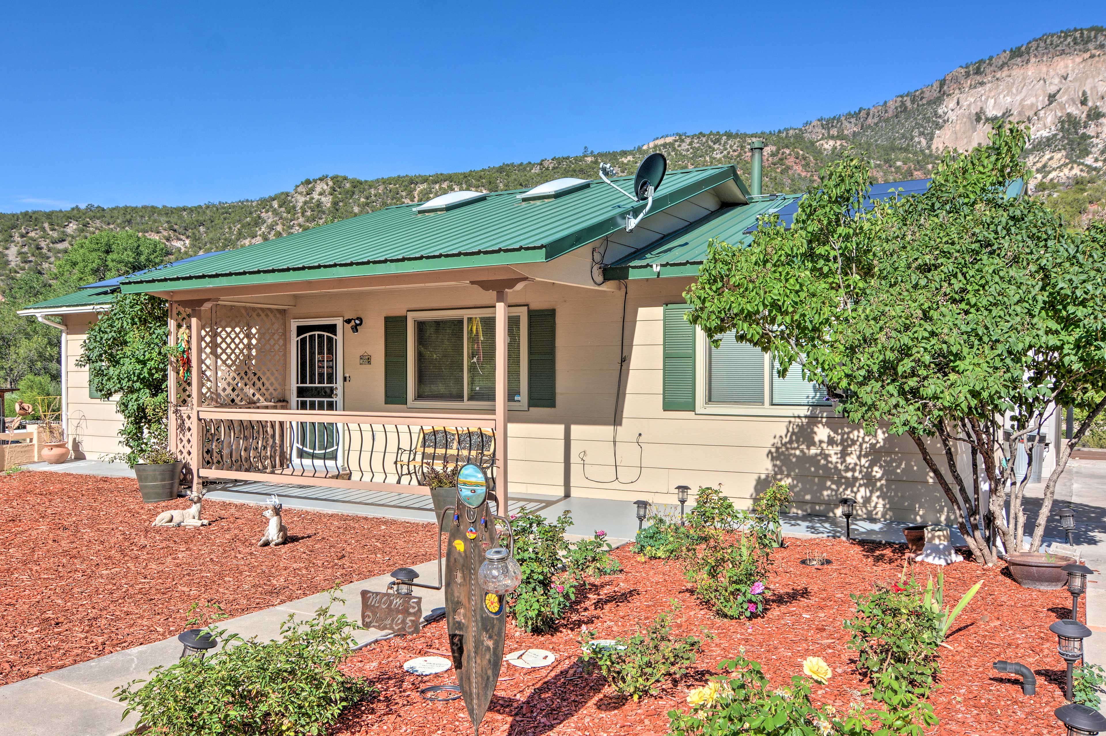 Mom's Place in Jemez Cozy Home, 1mi to Hot Spring Jemez Springs, NM Evolve