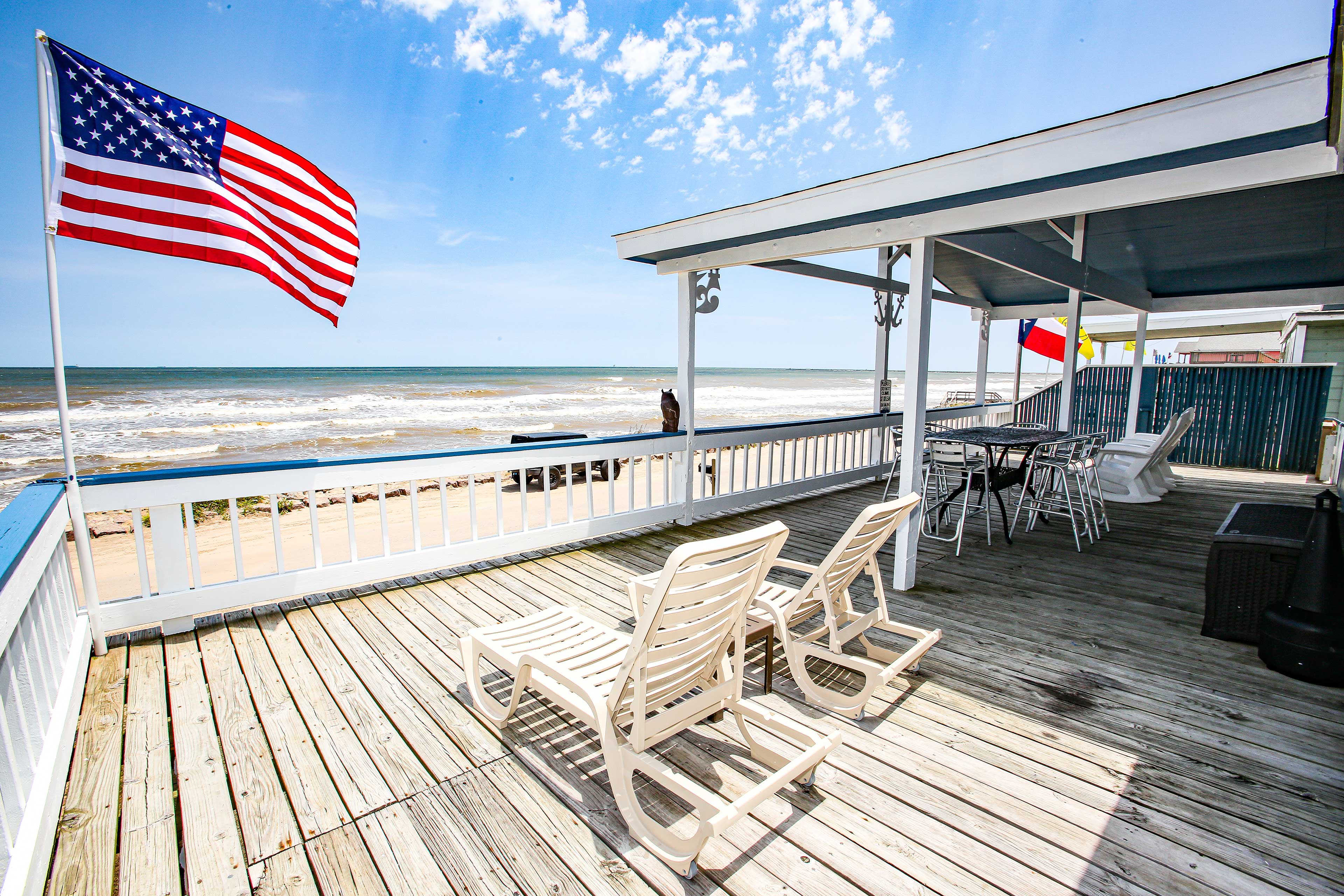 Spacious Surfside Home w/ Deck on Pedestrian Beach Evolve