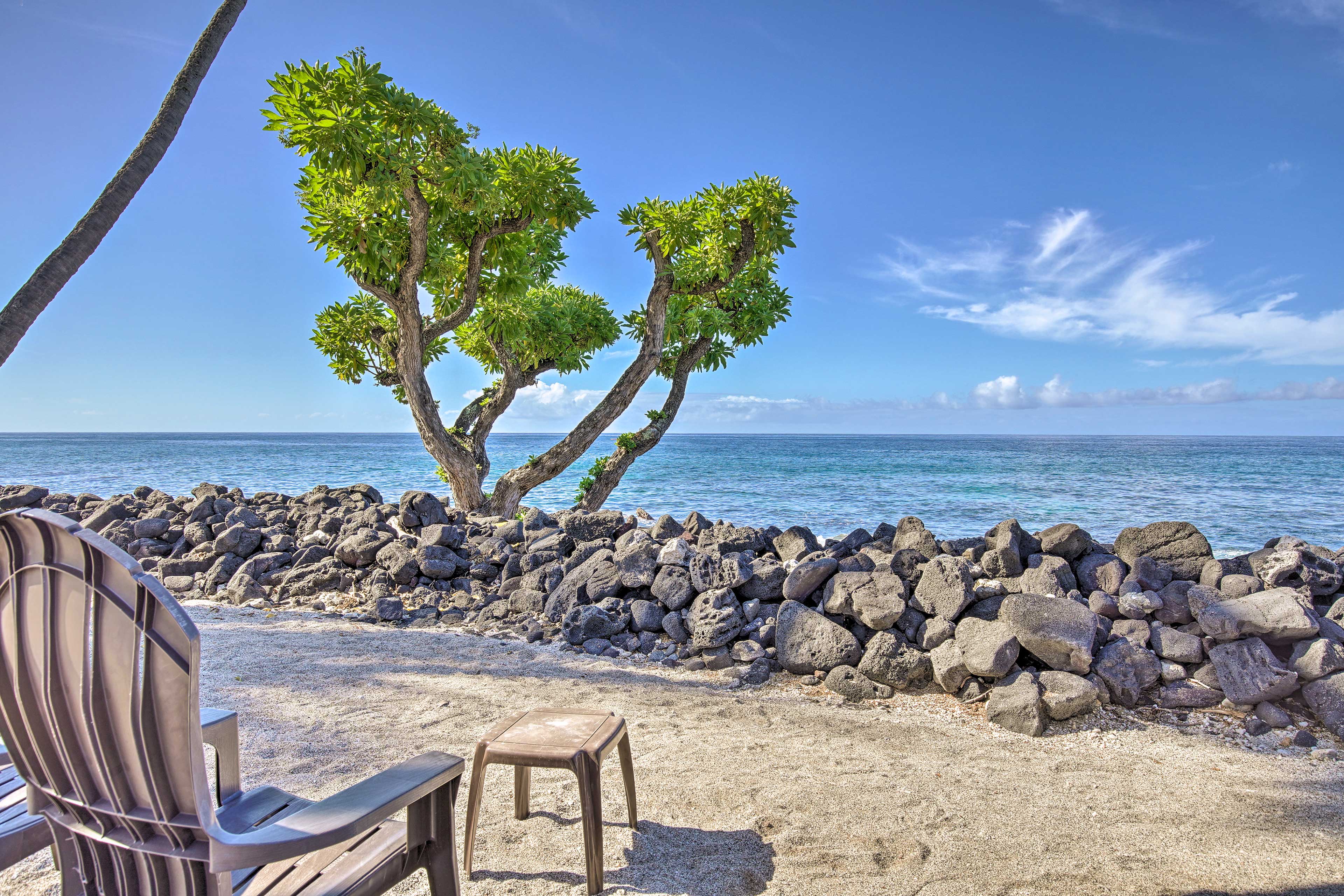 Oceanfront KailuaKona Condo w/ Community Pool! Evolve