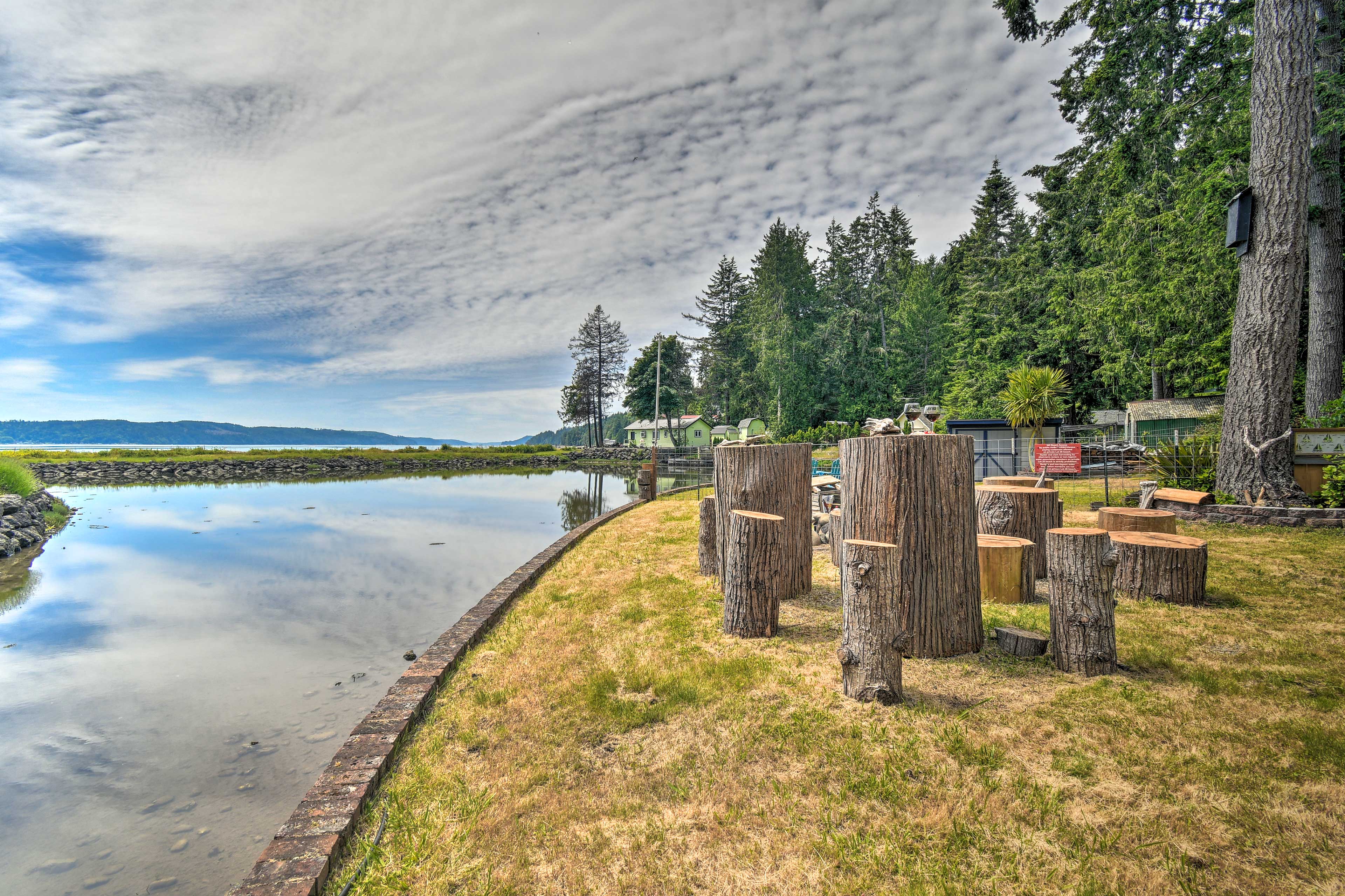 The Lillipad in Lilliwaup Magnificent Waterfront! Evolve