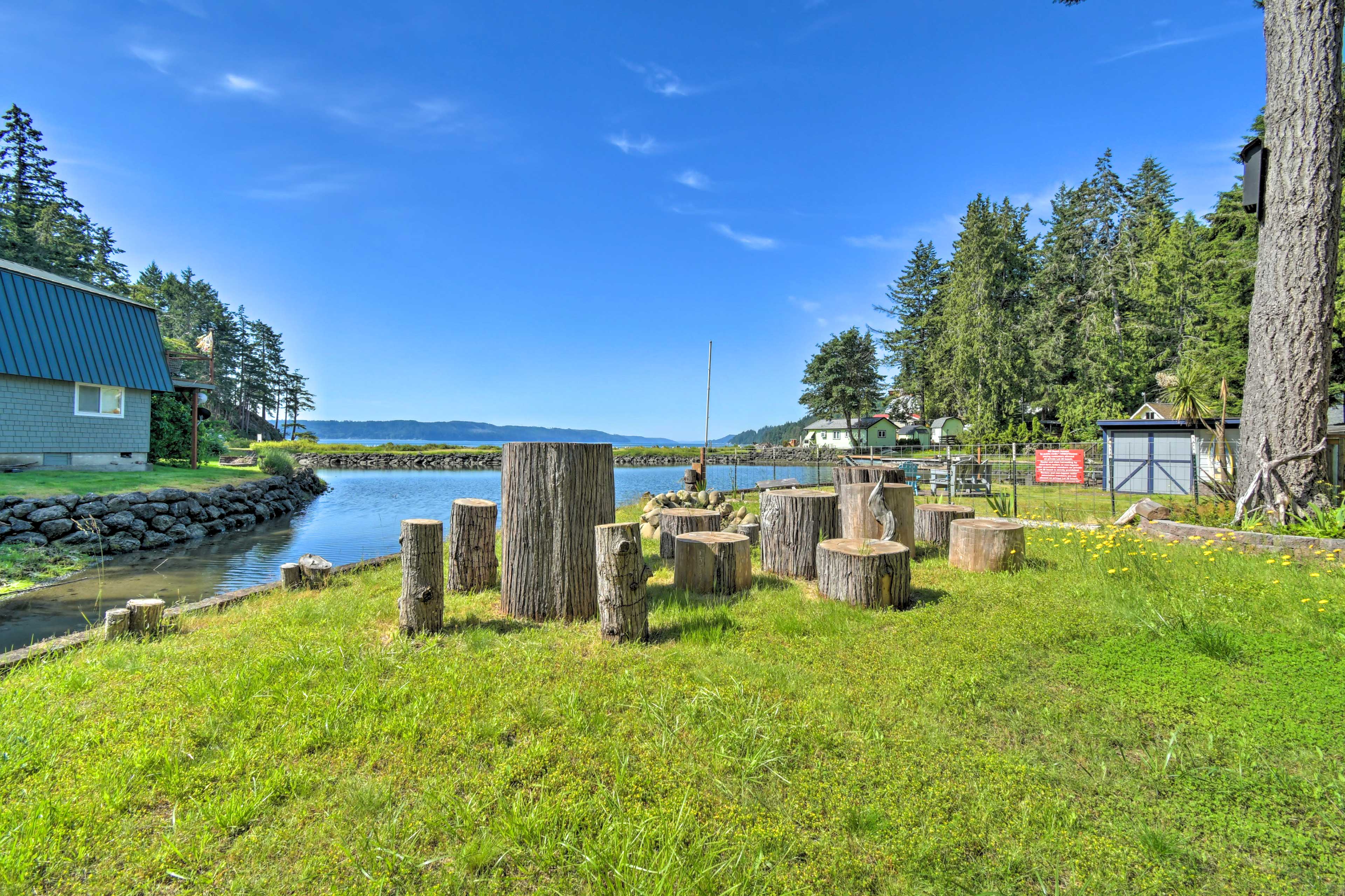 The Lillipad in Lilliwaup Magnificent Waterfront! Evolve