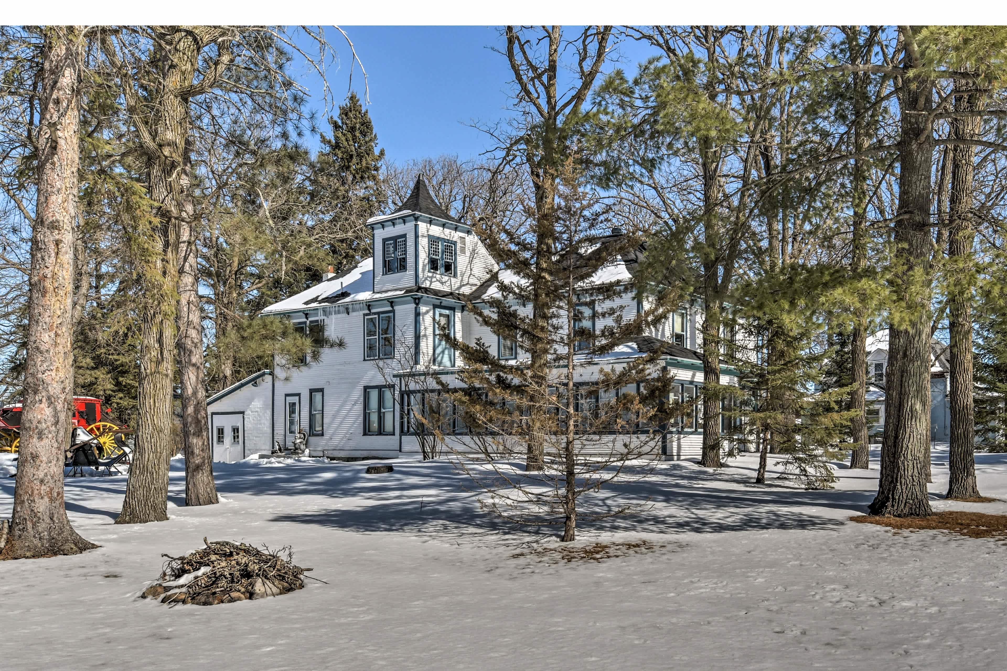 'Bailey House' Historic Home on Pine Mountain Lake Backus, MN Evolve