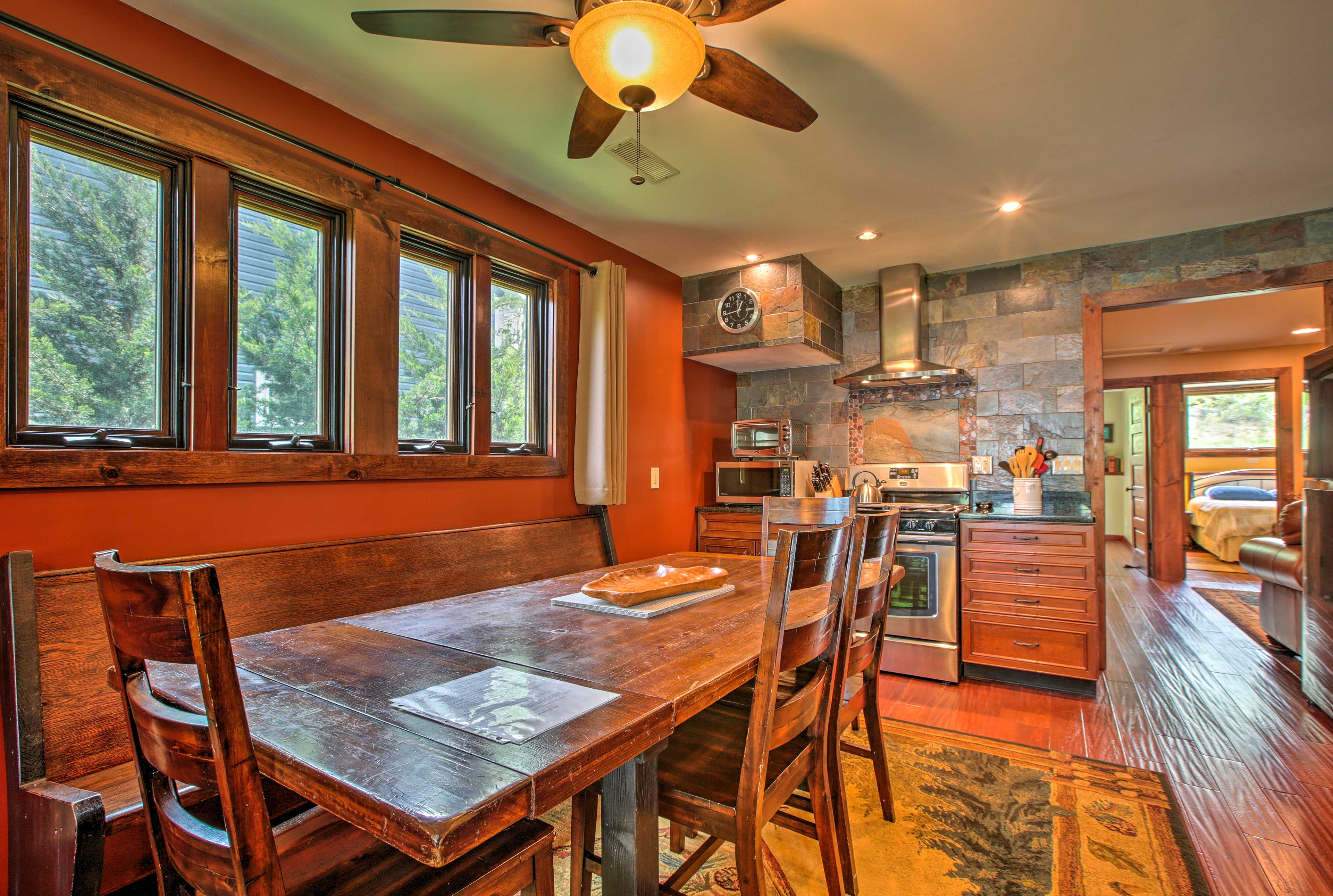 Waterfront Lake Koshkonong Home w/ Pier & Fire Pit Edgerton, WI Evolve