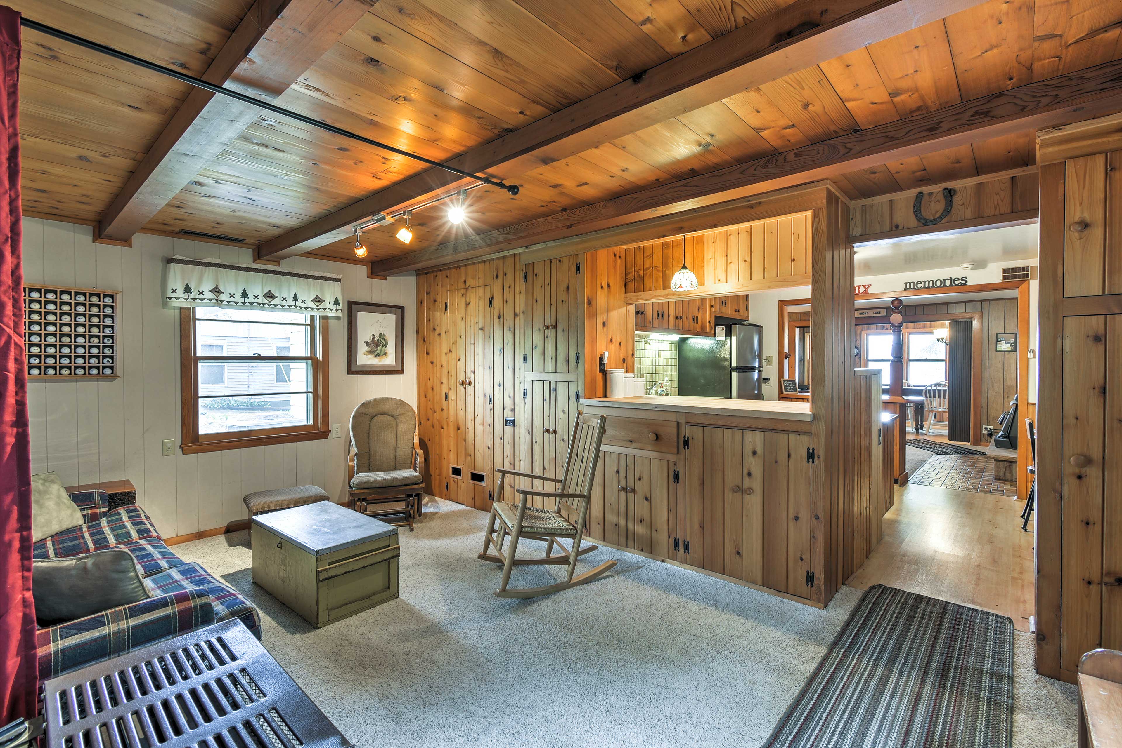 Cozy Wautoma Home w/ Boats & Dock on Bughs Lake! Evolve