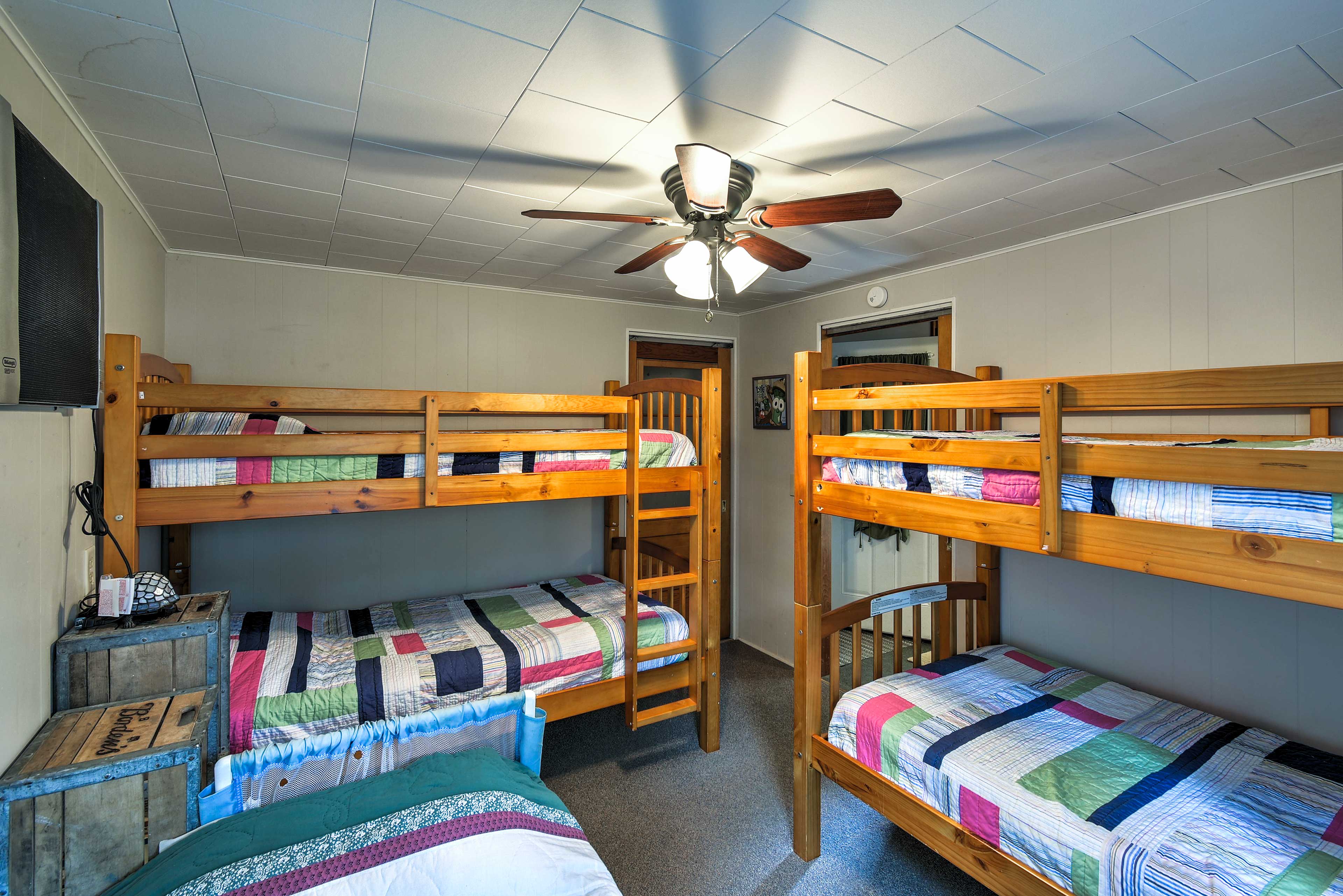 Cozy Wautoma Home w/ Boats & Dock on Bughs Lake! Evolve