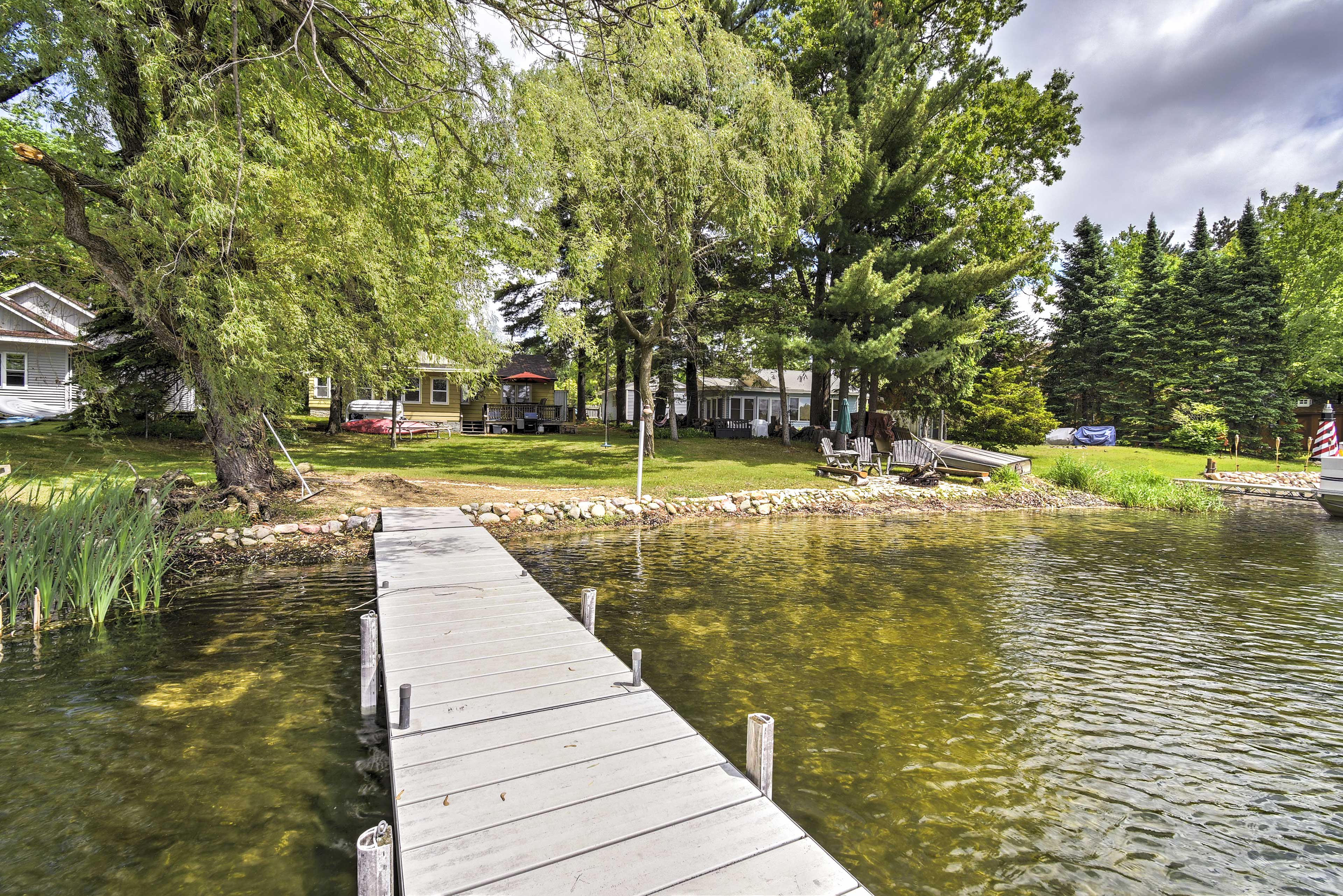 Cozy Wautoma Home w/ Boats & Dock on Bughs Lake! Evolve
