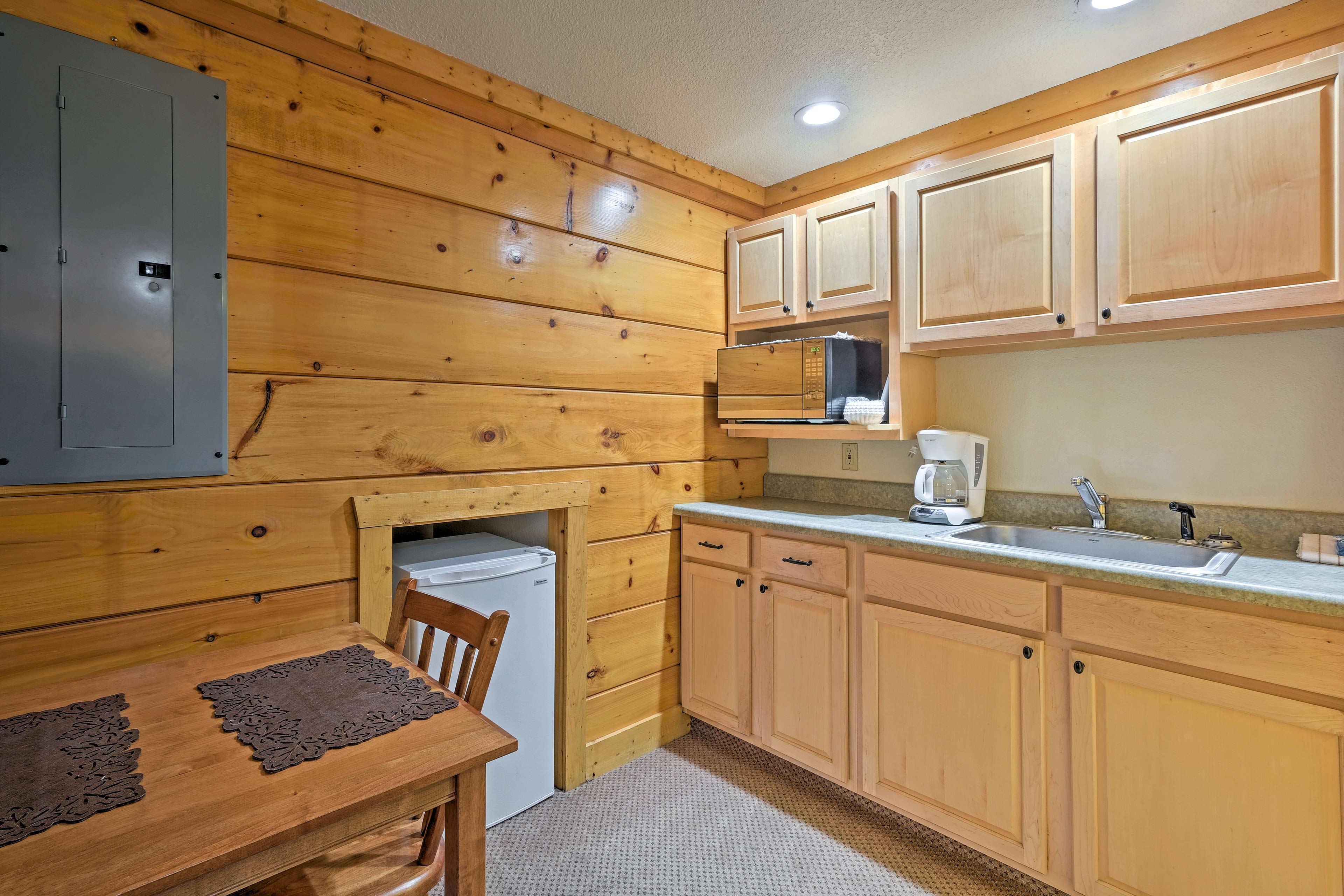 Pigeon Resort Studio Cabin on Dollywood Ln! Evolve