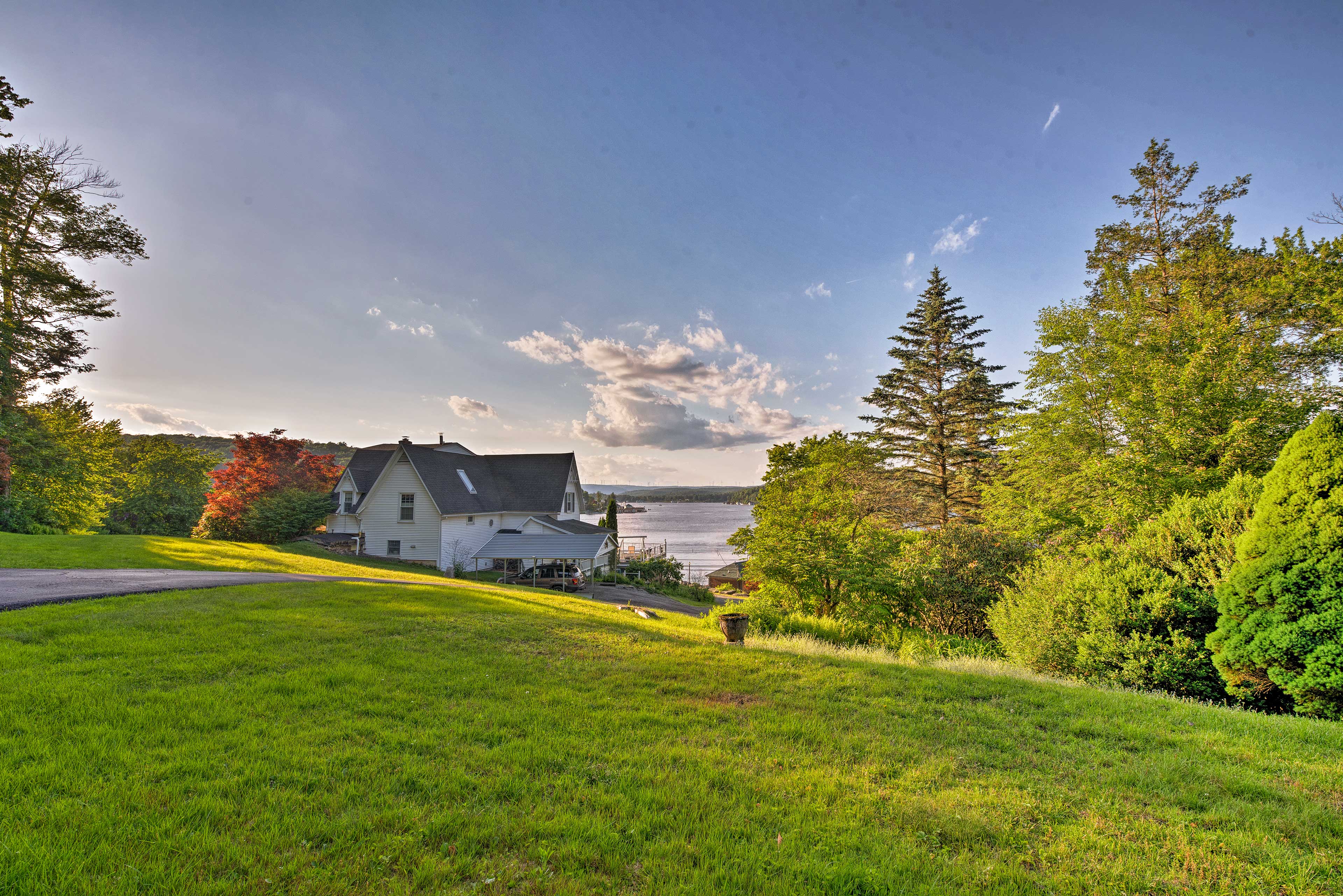 Waterfront Harveys Lake House w/ Private Dock! Evolve
