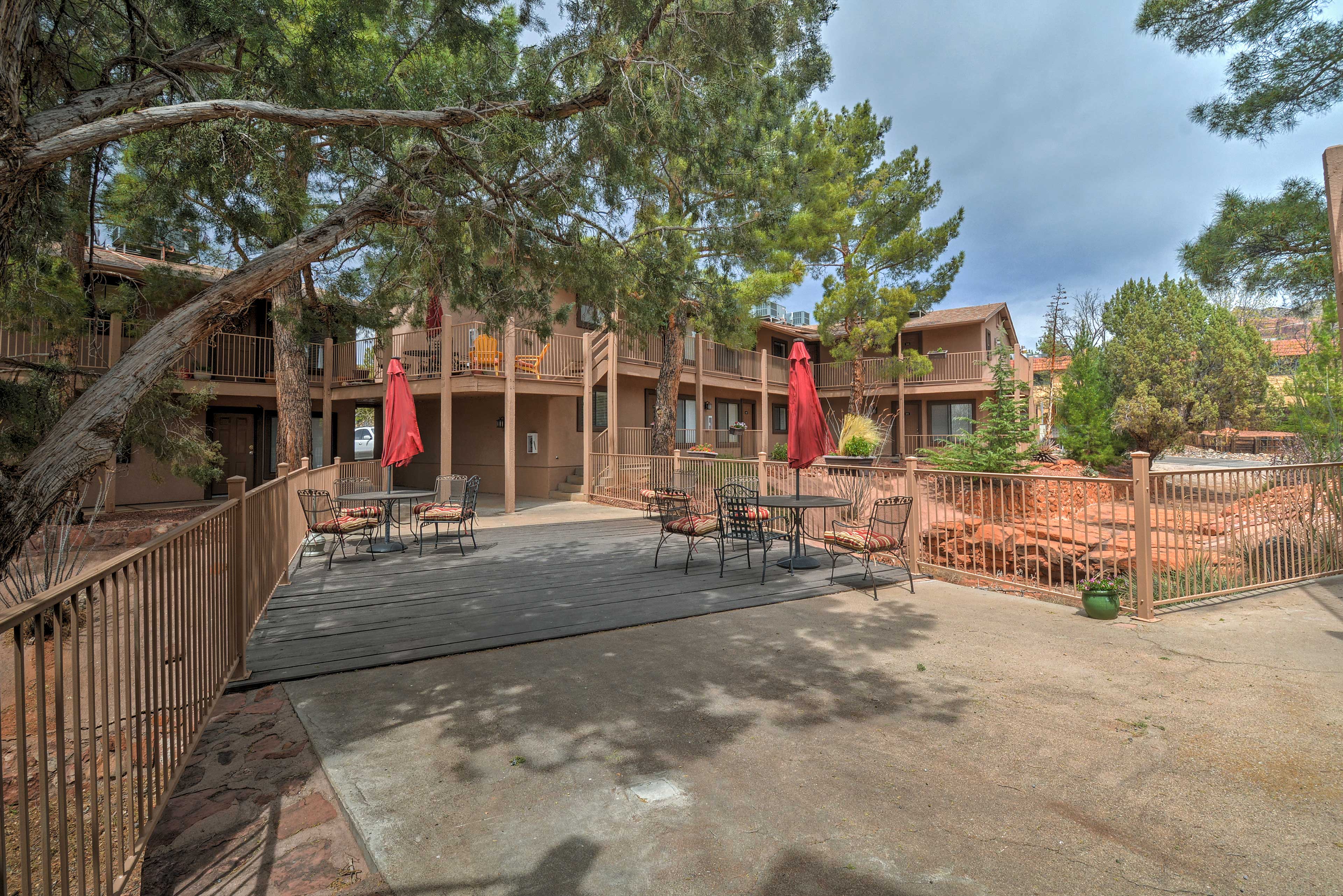 South Sedona Condo w/ Pool Access Walk to Shops! Evolve