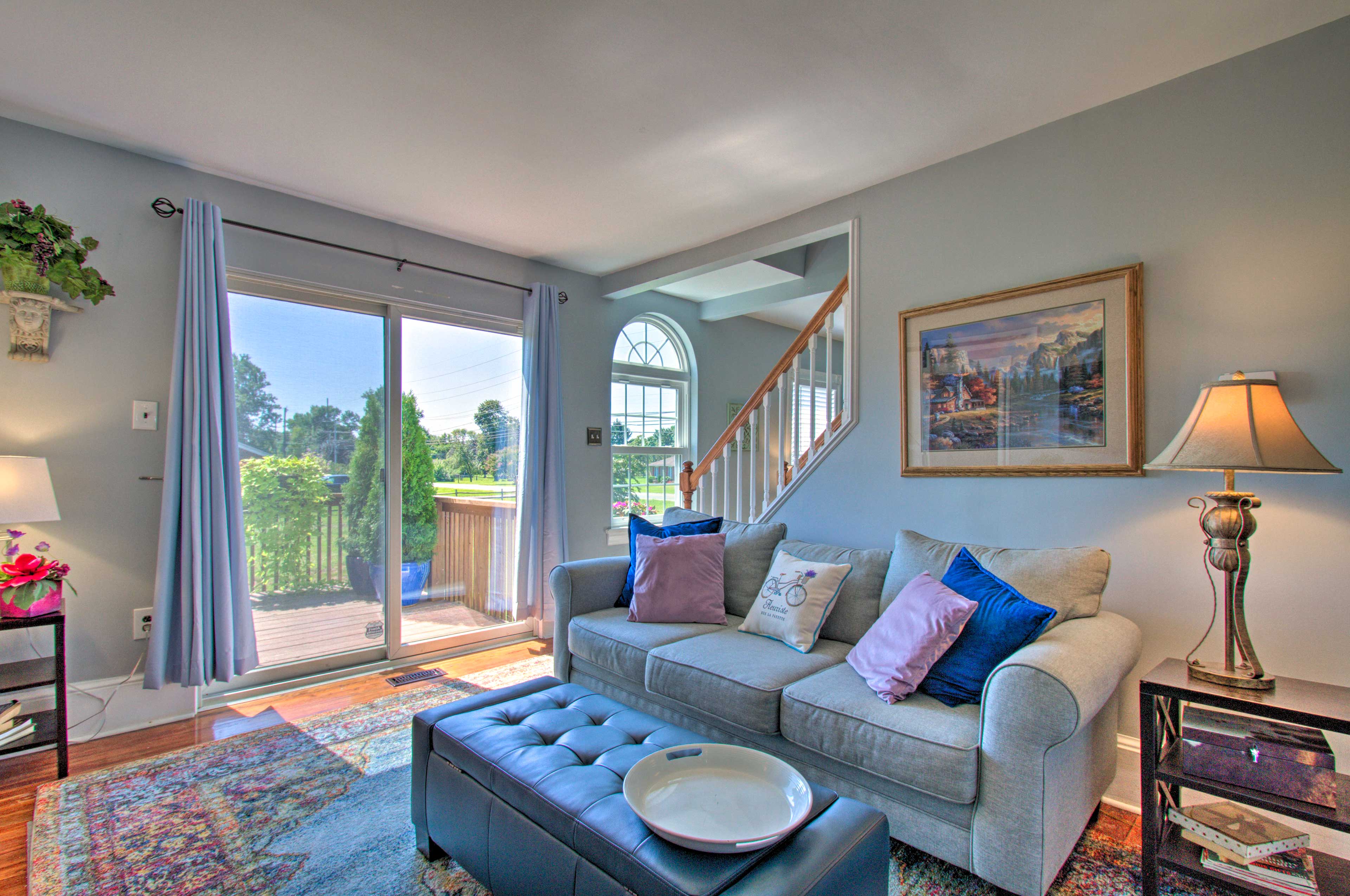 PetFriendly Williamstown Farmhouse by Main St! Evolve