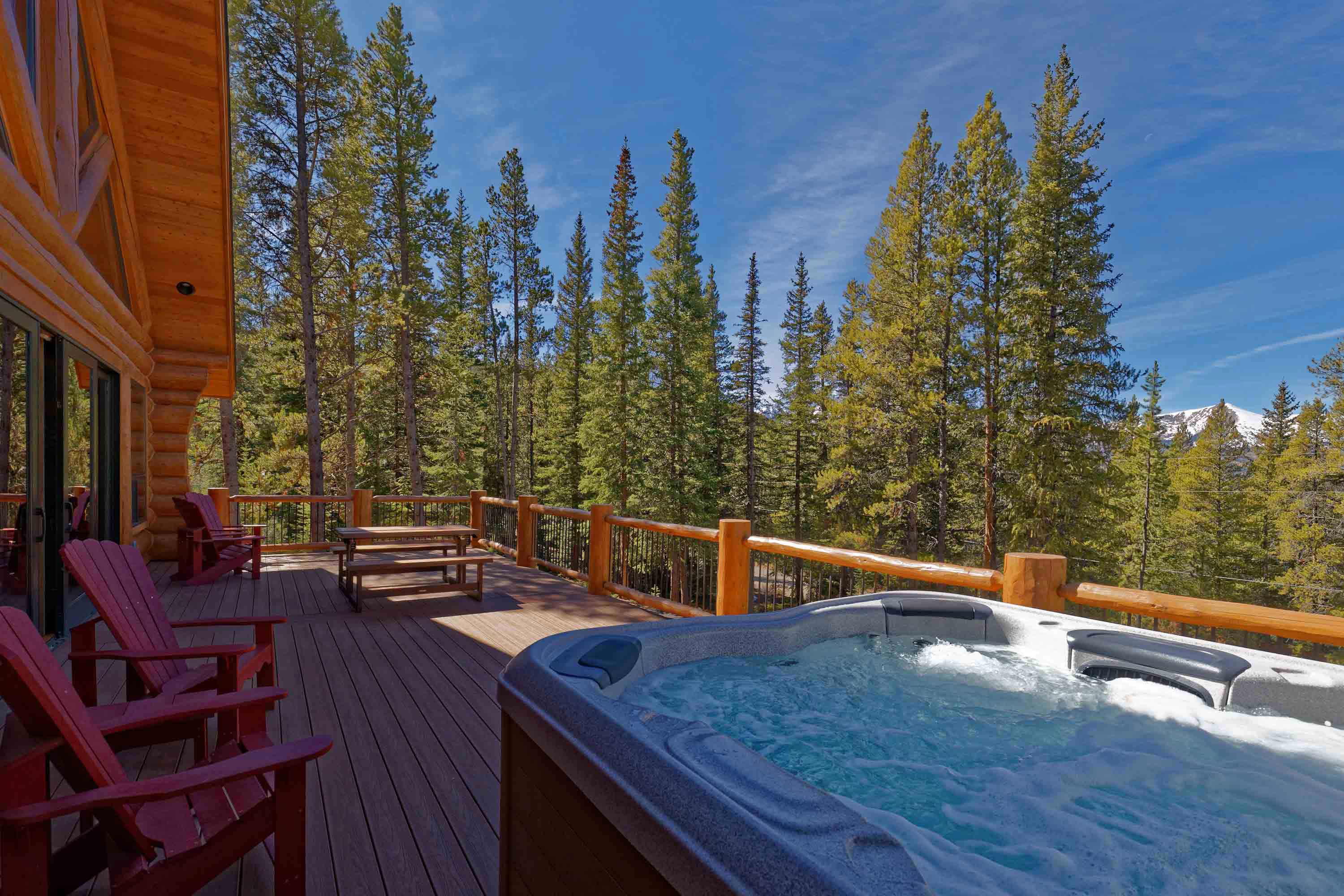 Luxe Log Cabin w/ Hot Tub, Bar + Mountain Views! Breckenridge, CO