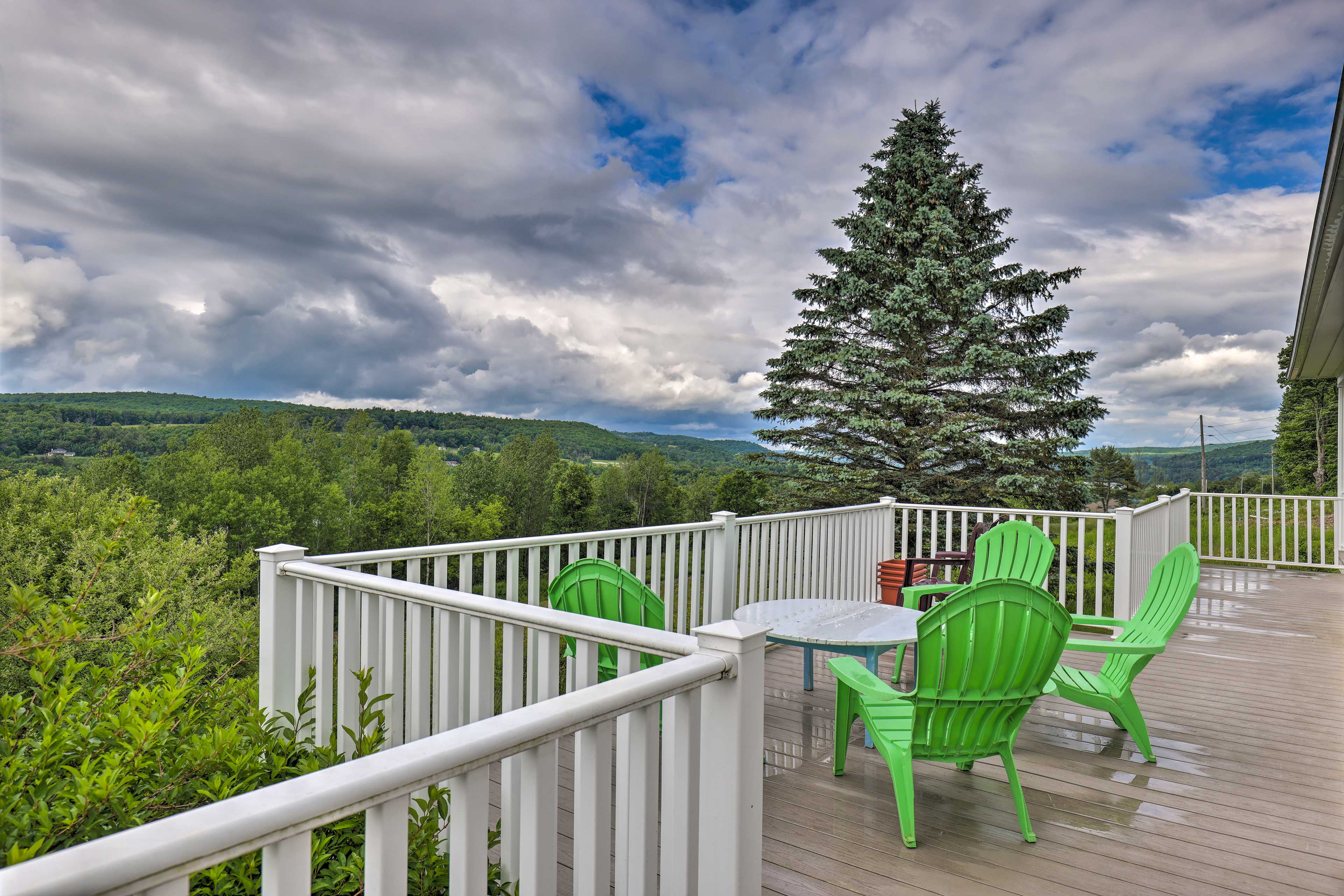 Private Retreat w/ Deck 1 Mi From Cowanesque Lake Lawrenceville, PA