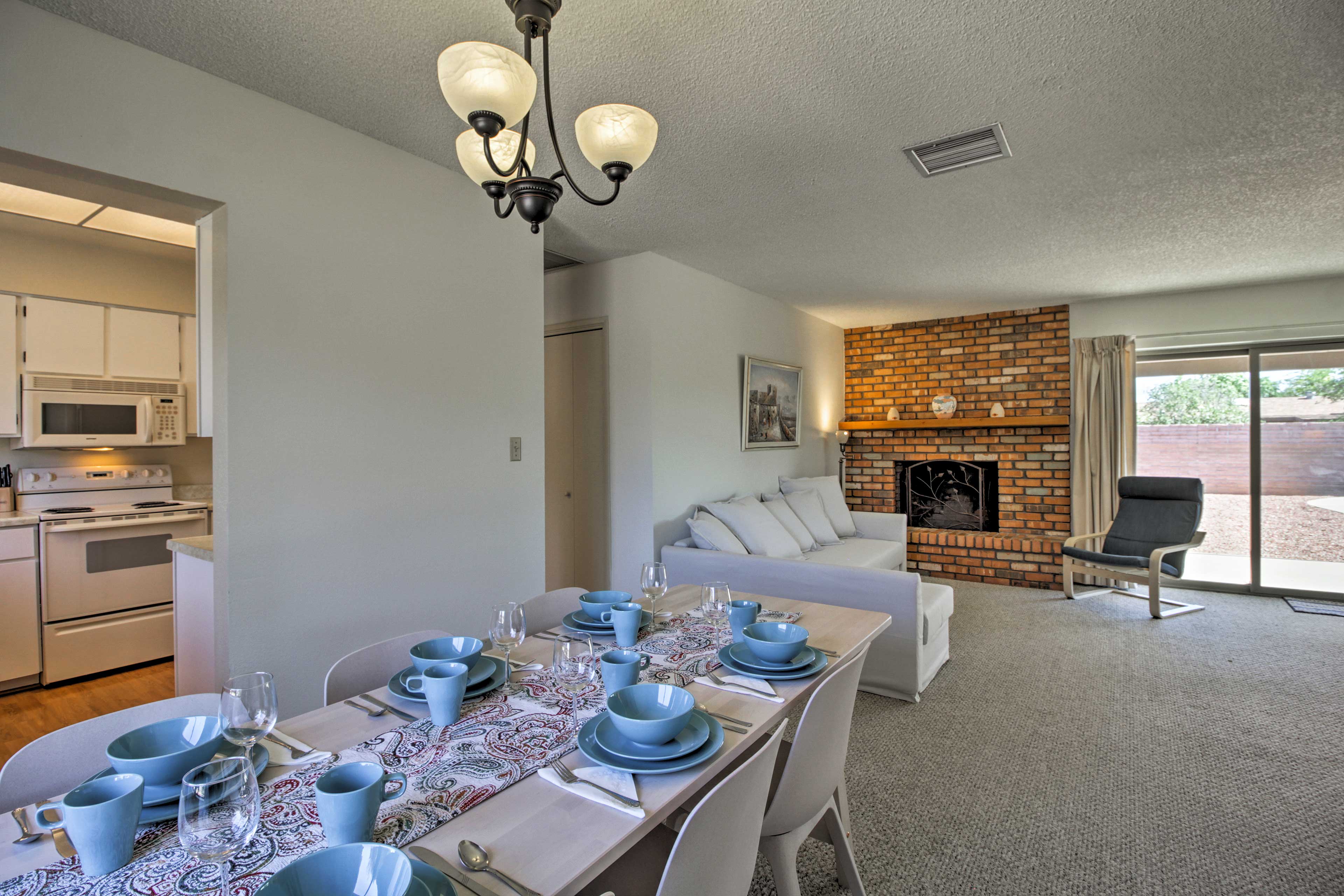 PearceSunsites Home w/ Pool & Desert Mtn Views! Evolve