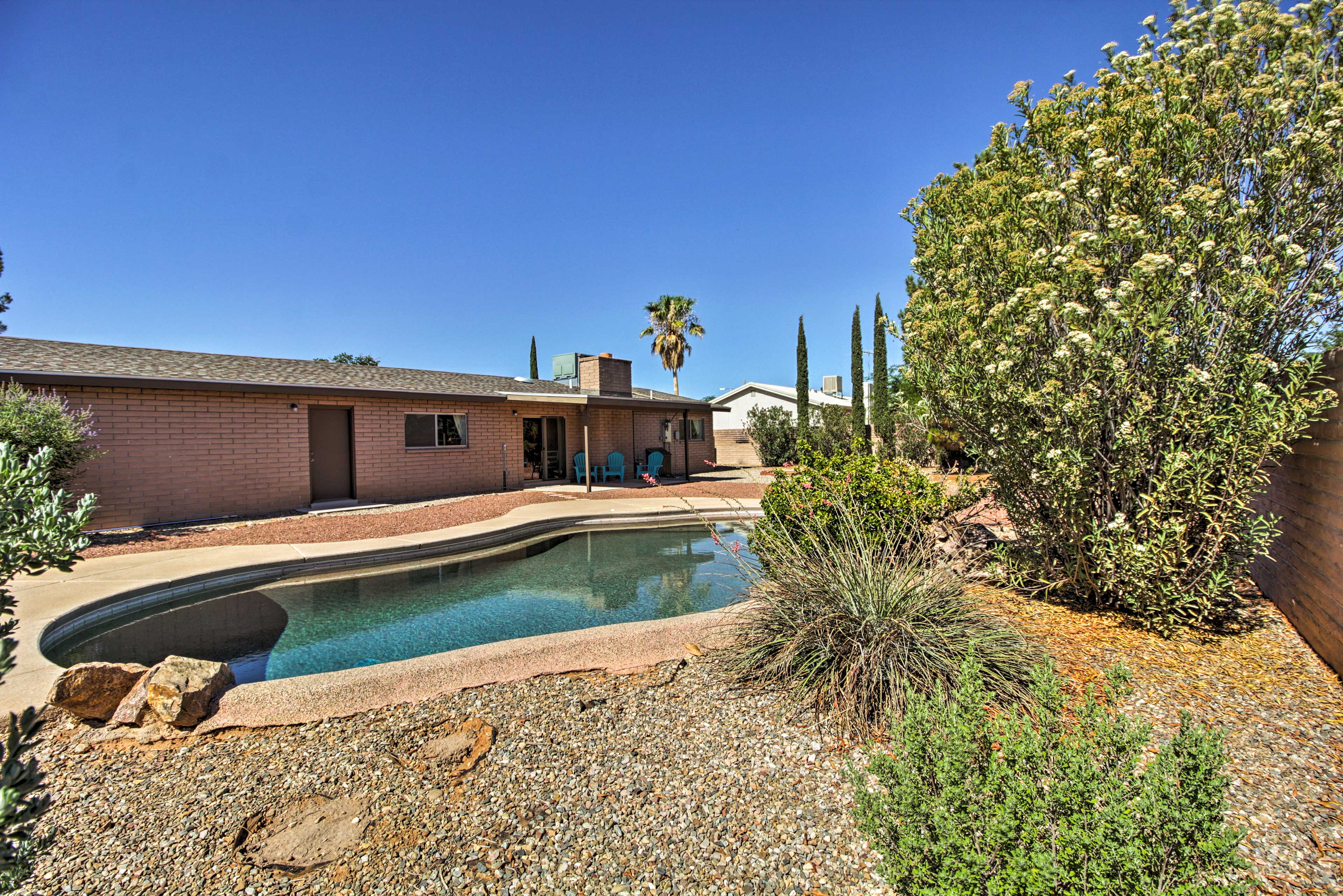 PearceSunsites Home w/ Pool & Desert Mtn Views! Evolve