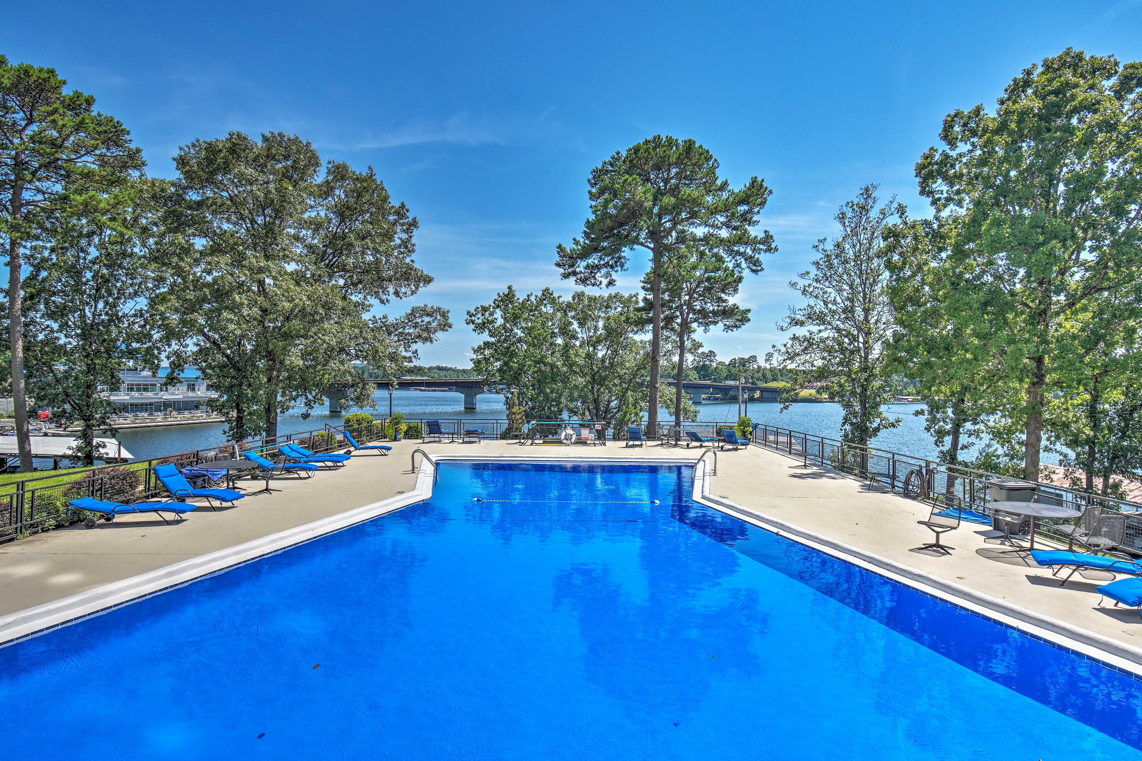 MidCentury Modern Condo on Lake w/ Boat Slip! Hot Springs, AR Evolve