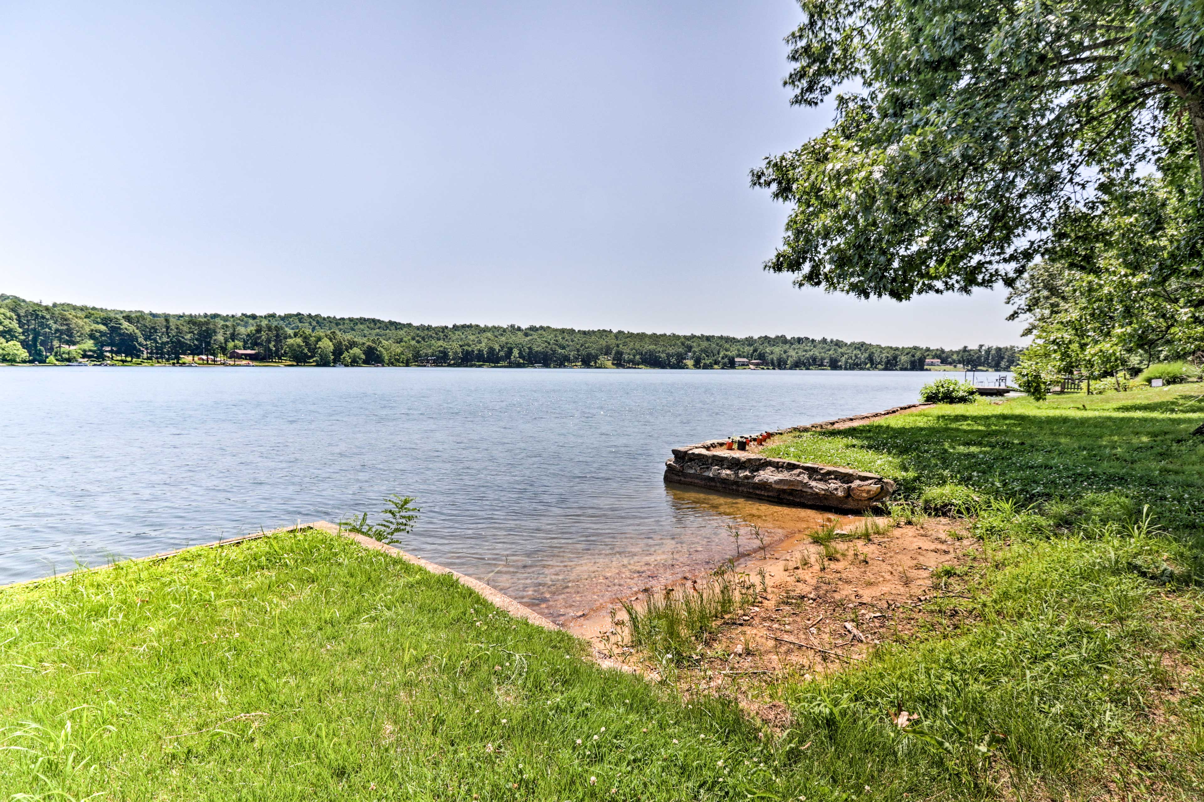 Lake House w/Deck on Crown Lake near Ozark Forest! Evolve