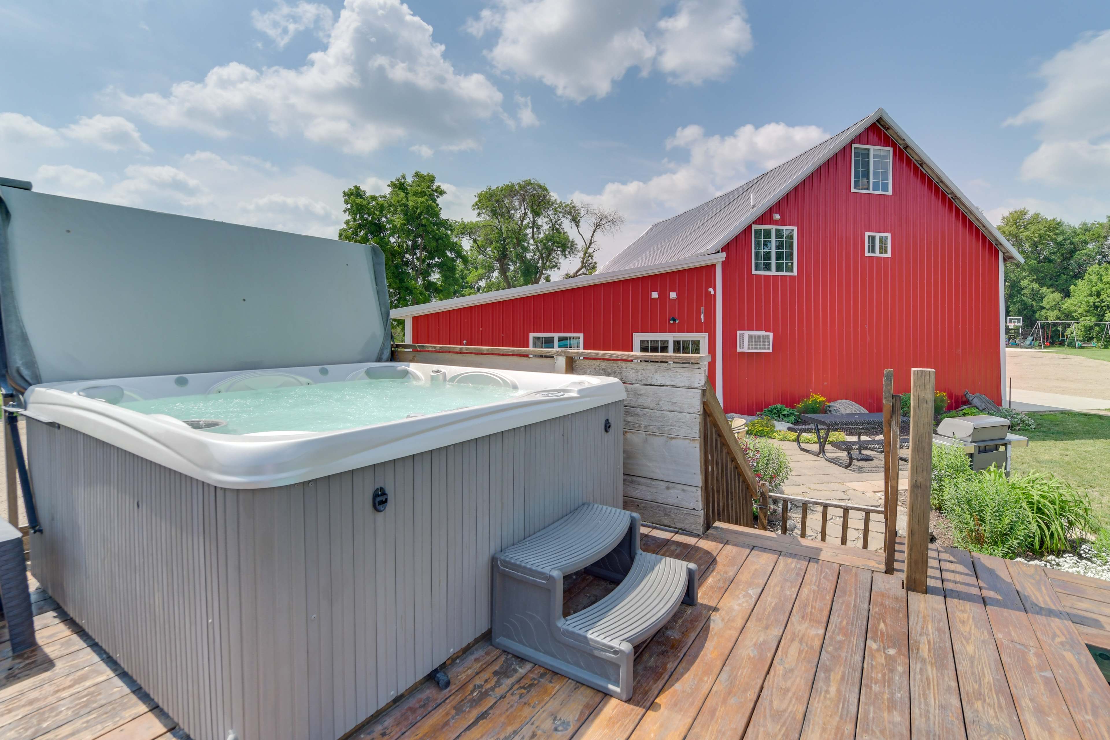 Unique, Renovated Barn Vacation Rental in Donnelly Evolve