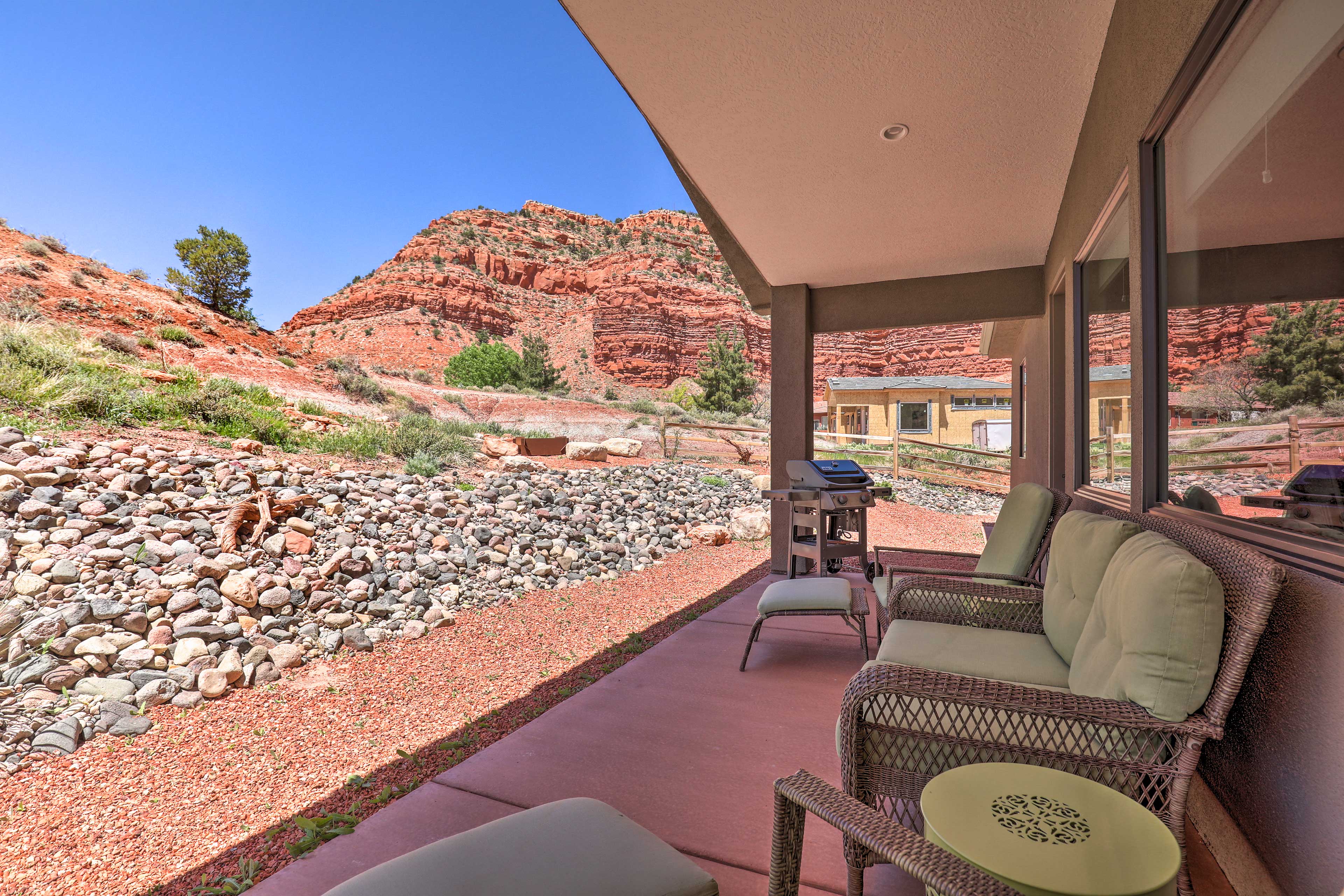 Utah Retreat w/ Fire Pit Near Zion National Park Kanab, UT Evolve