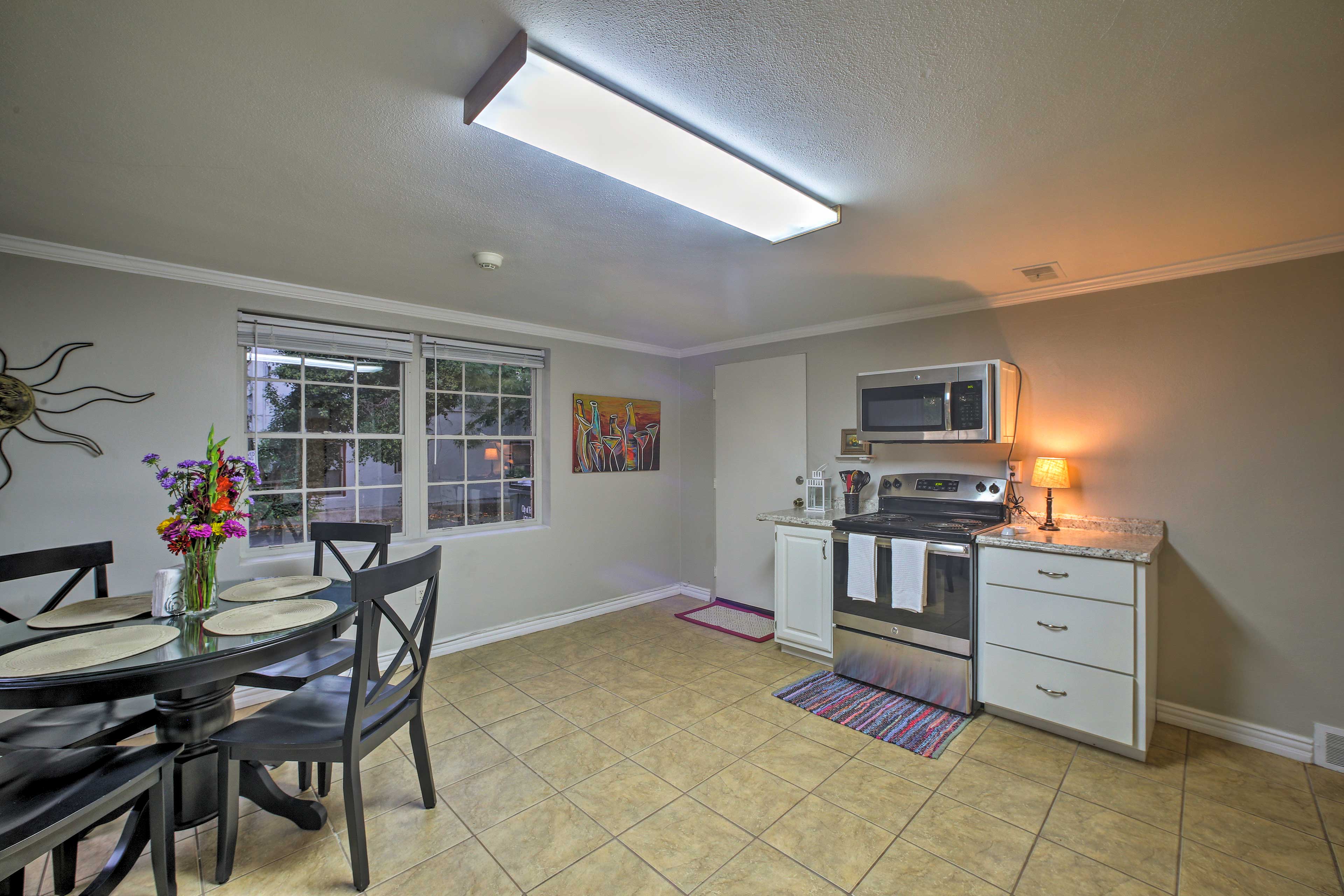 Fayetteville Condo 2 Blocks to Dickson Street! Evolve