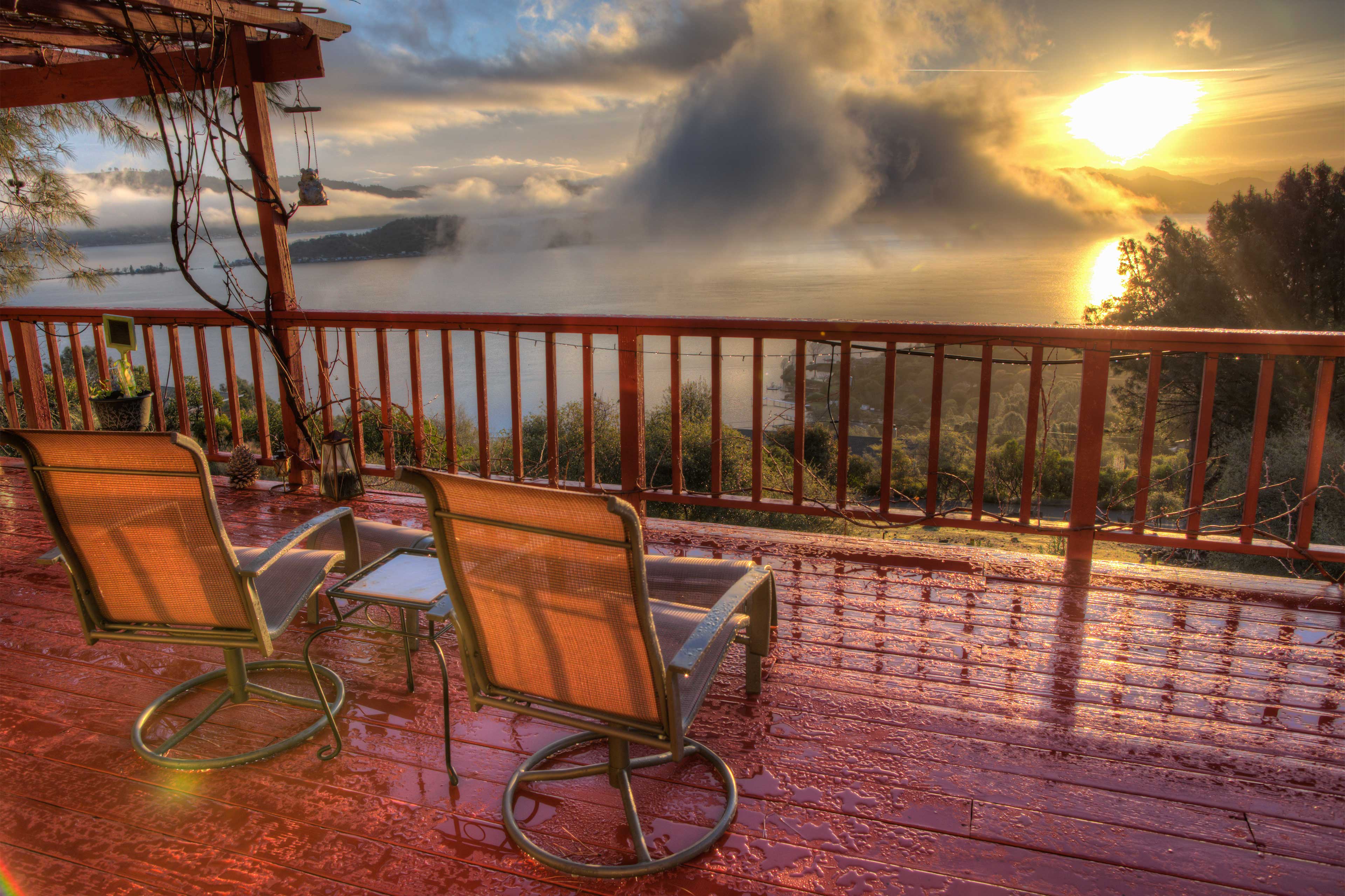 Spacious Kelseyville Home w/ Large Lakefront Deck! Evolve