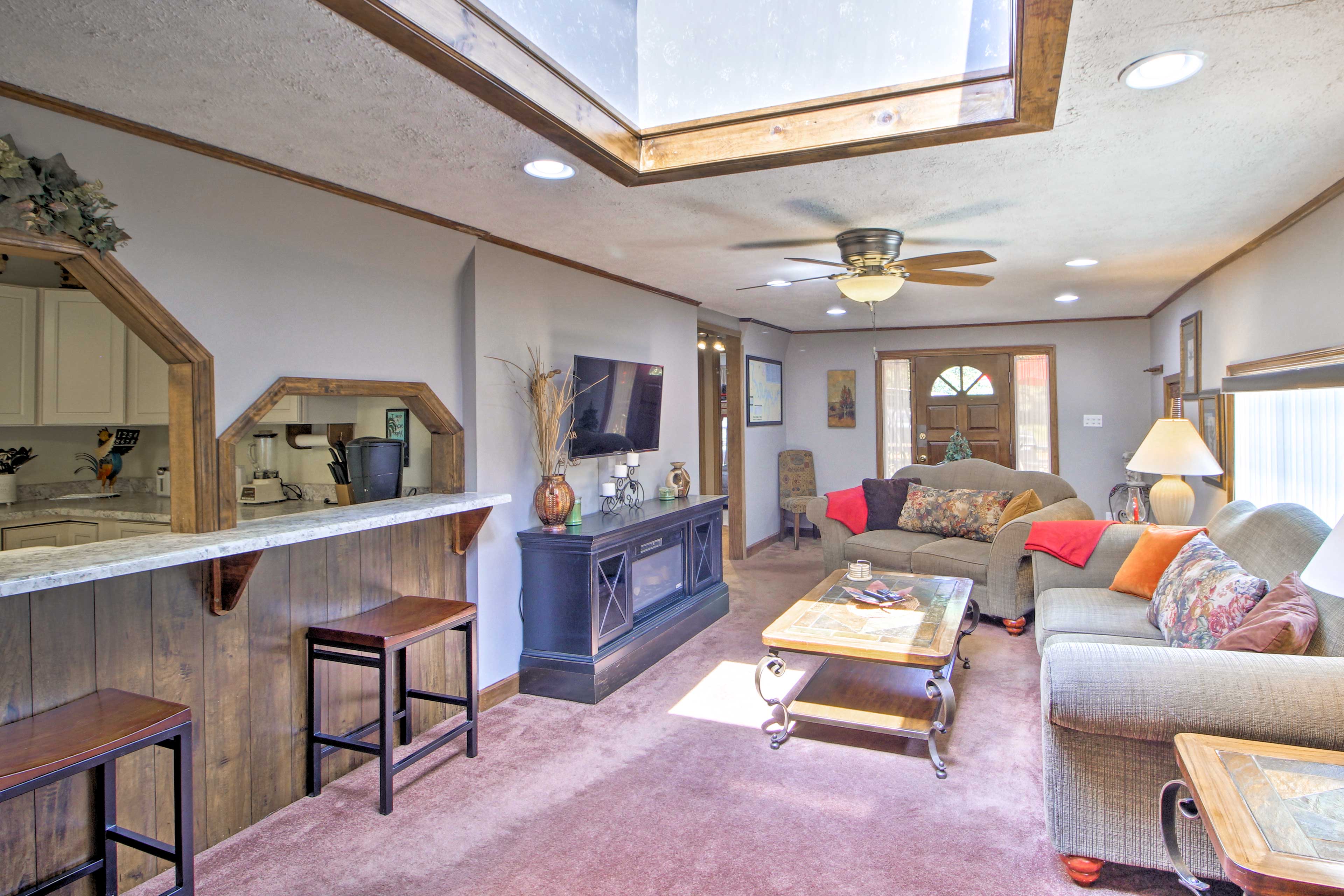 Bull Shoals Lake Getaway at Beaver Creek Marina! Evolve