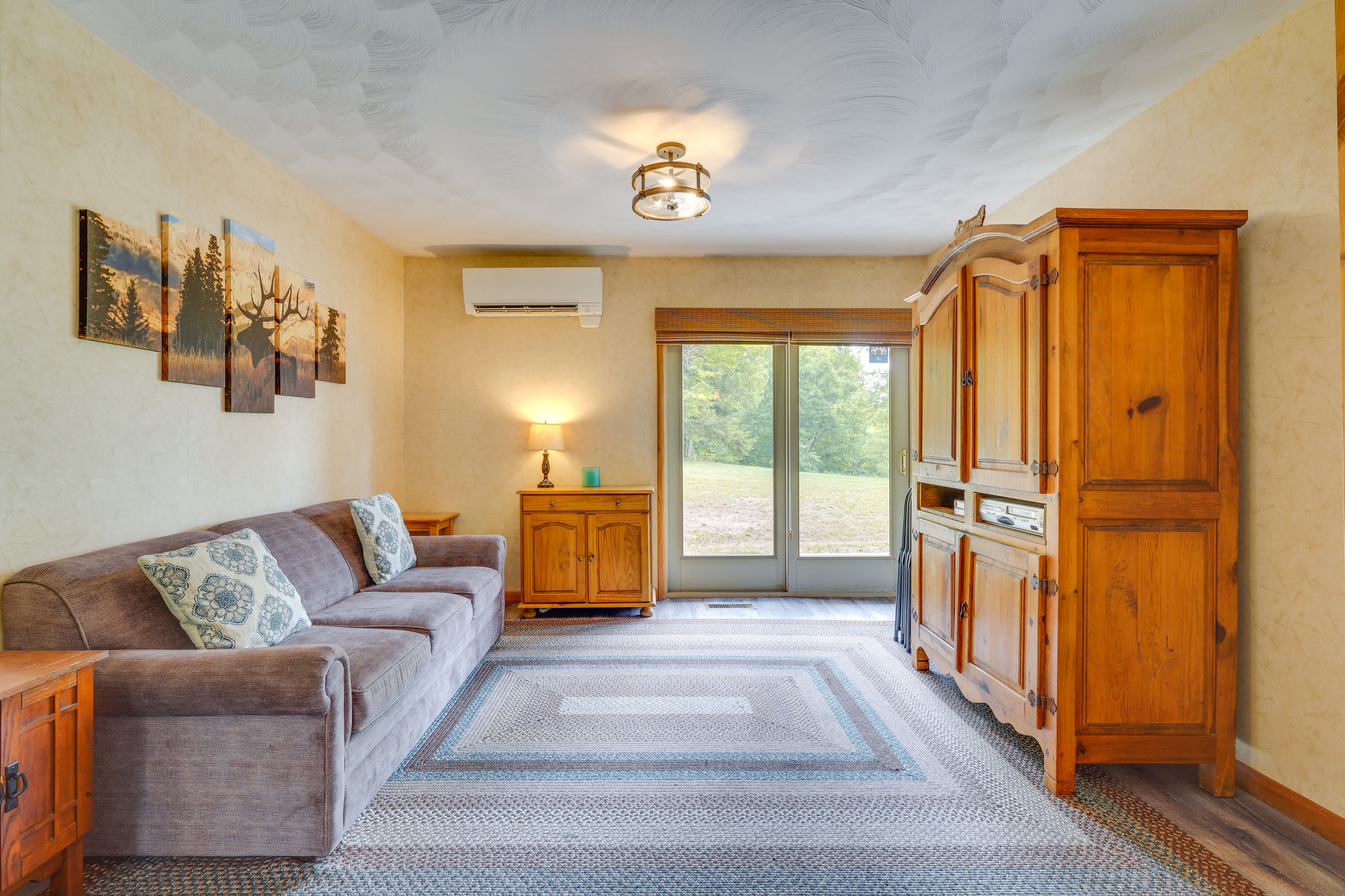 3Acre Benezette Cabin Hot Tub, Grill & Mtn View Evolve