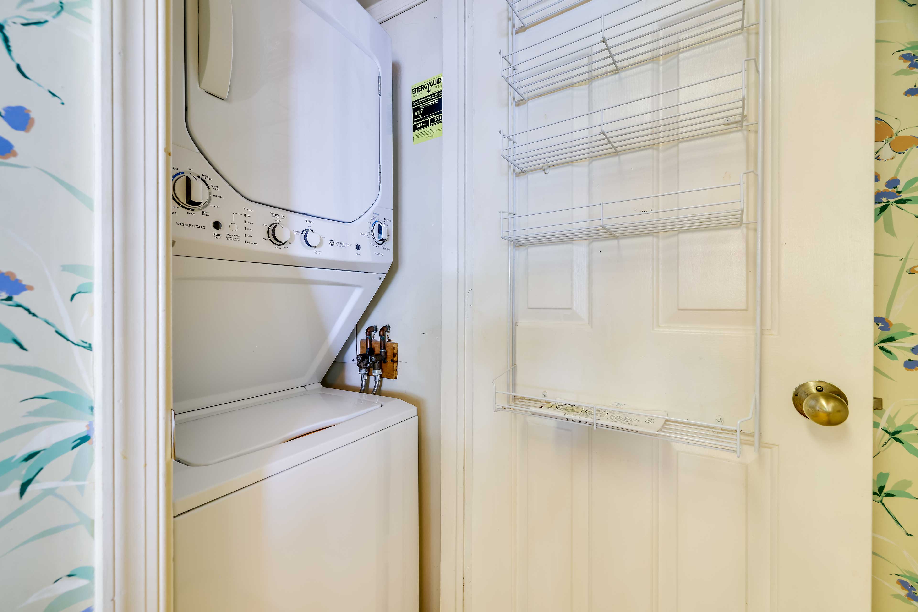 Lakefront Condo w/Pool Access1min to Big Boulder! Lake Harmony, PA