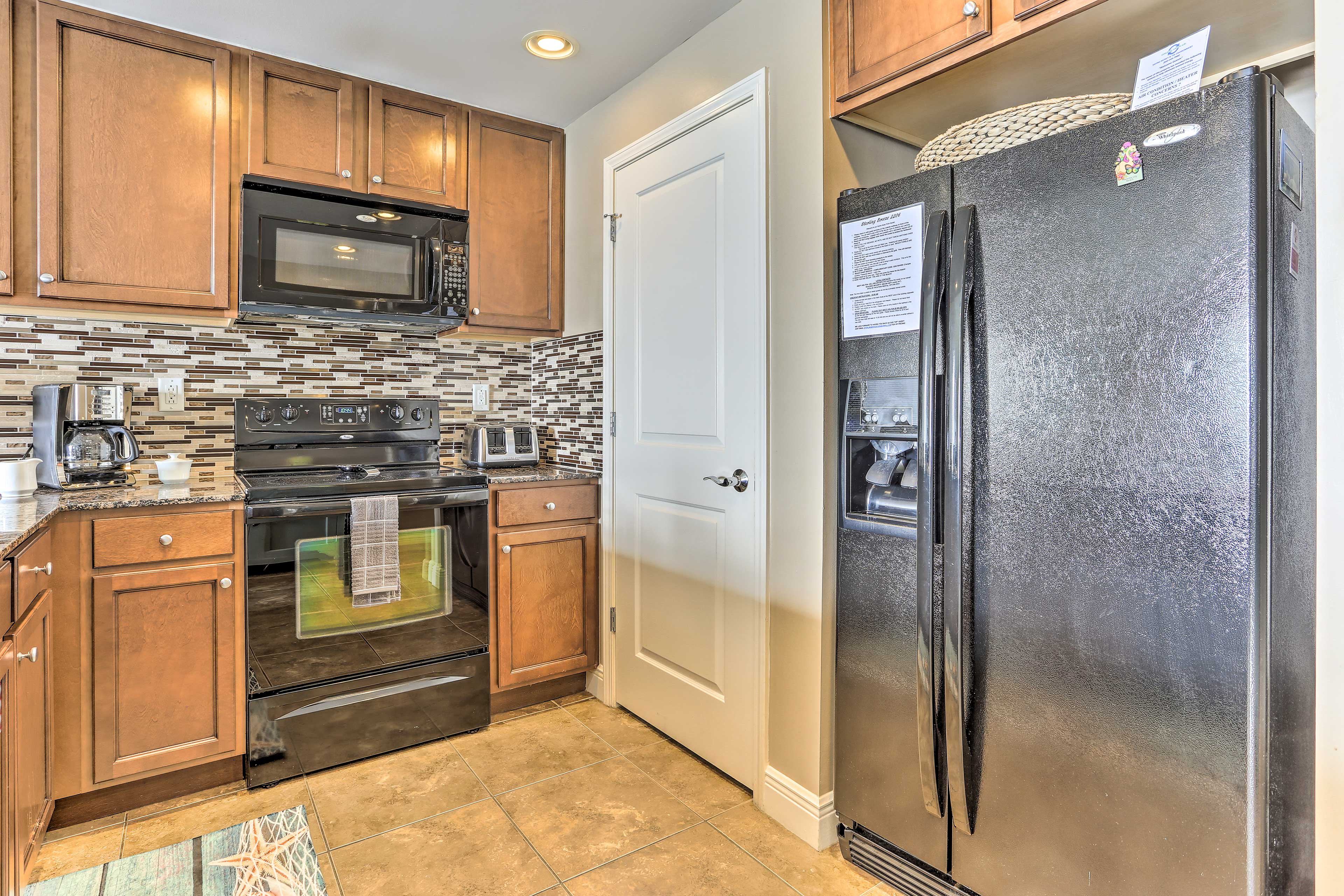 Sterling Breeze Condo Balcony, Walk to Pier Park! Evolve