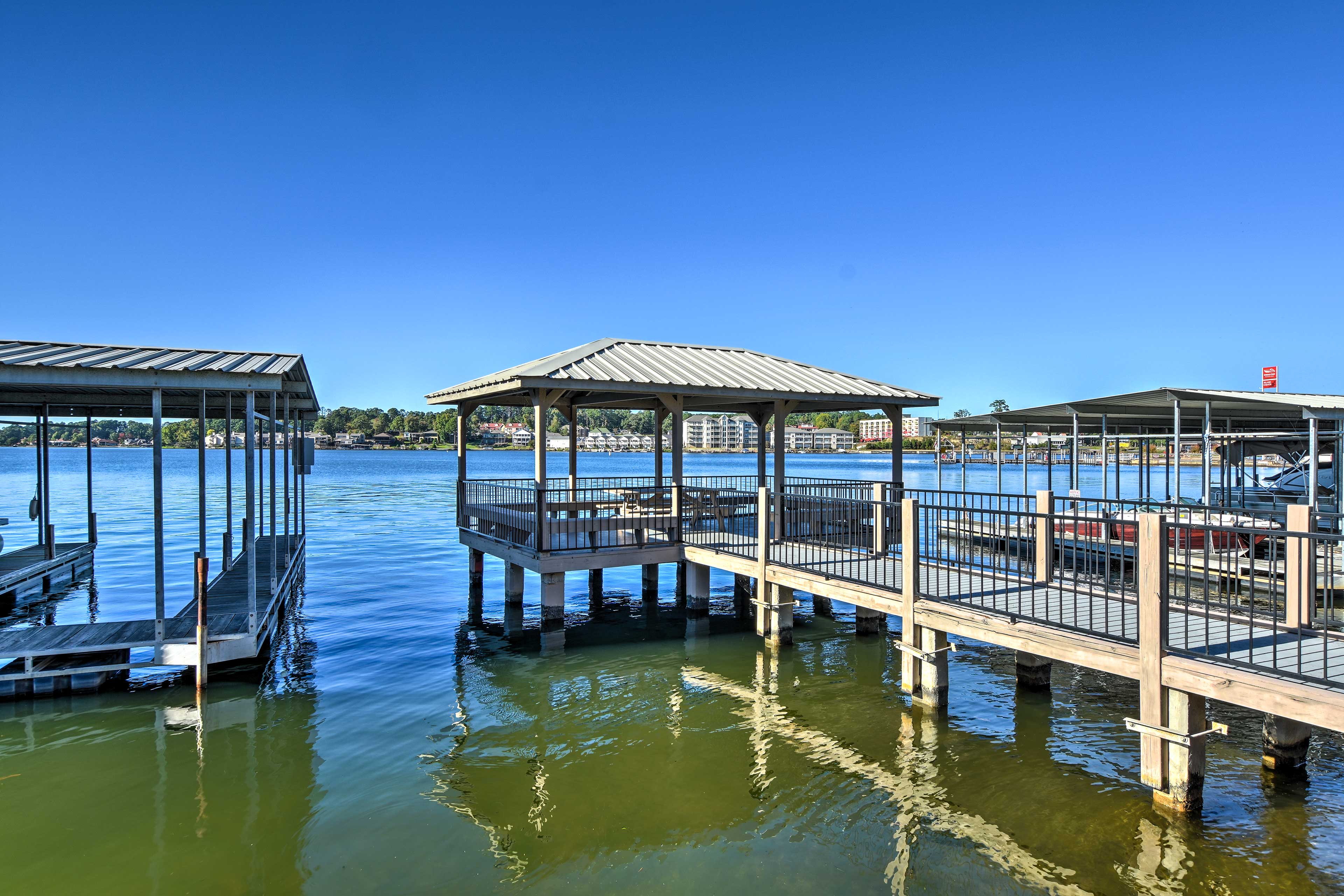 Hot Springs Condo on Lake Hamilton w/ Boat Slip! Evolve