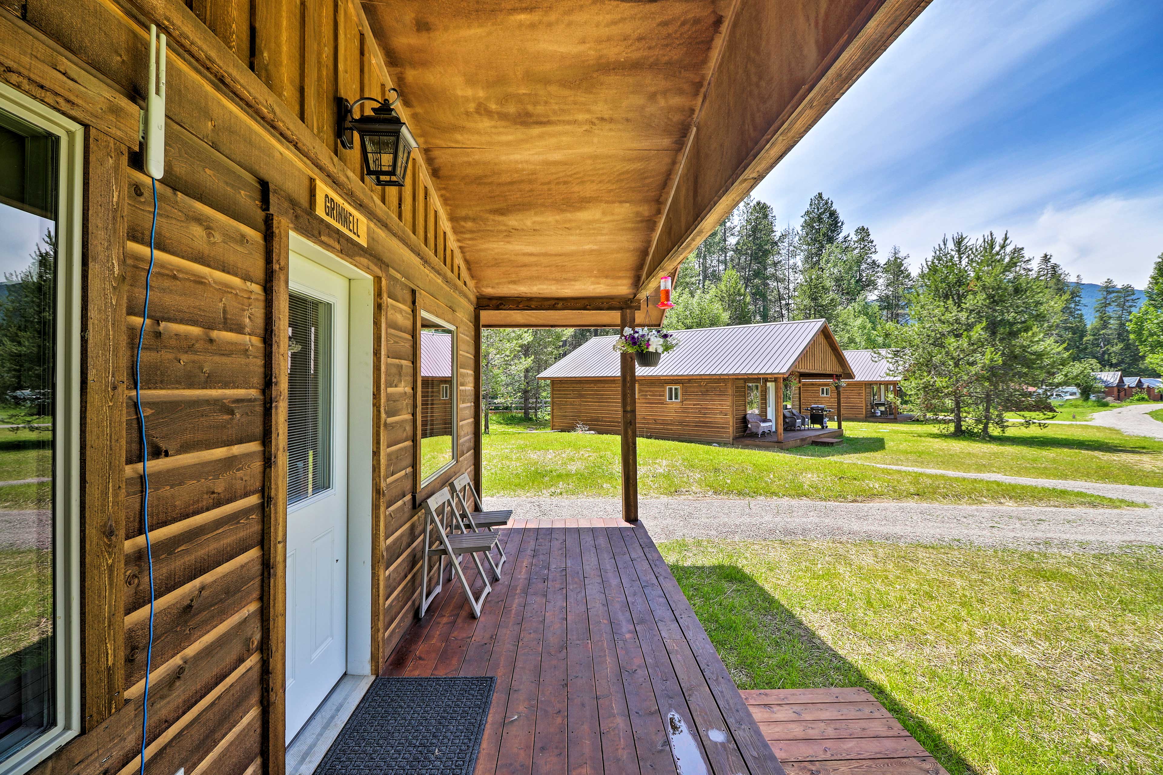 'Grinnell Cabin' BBQ, Kitchen, 7 Mi to Glacier NP Coram, MT Evolve