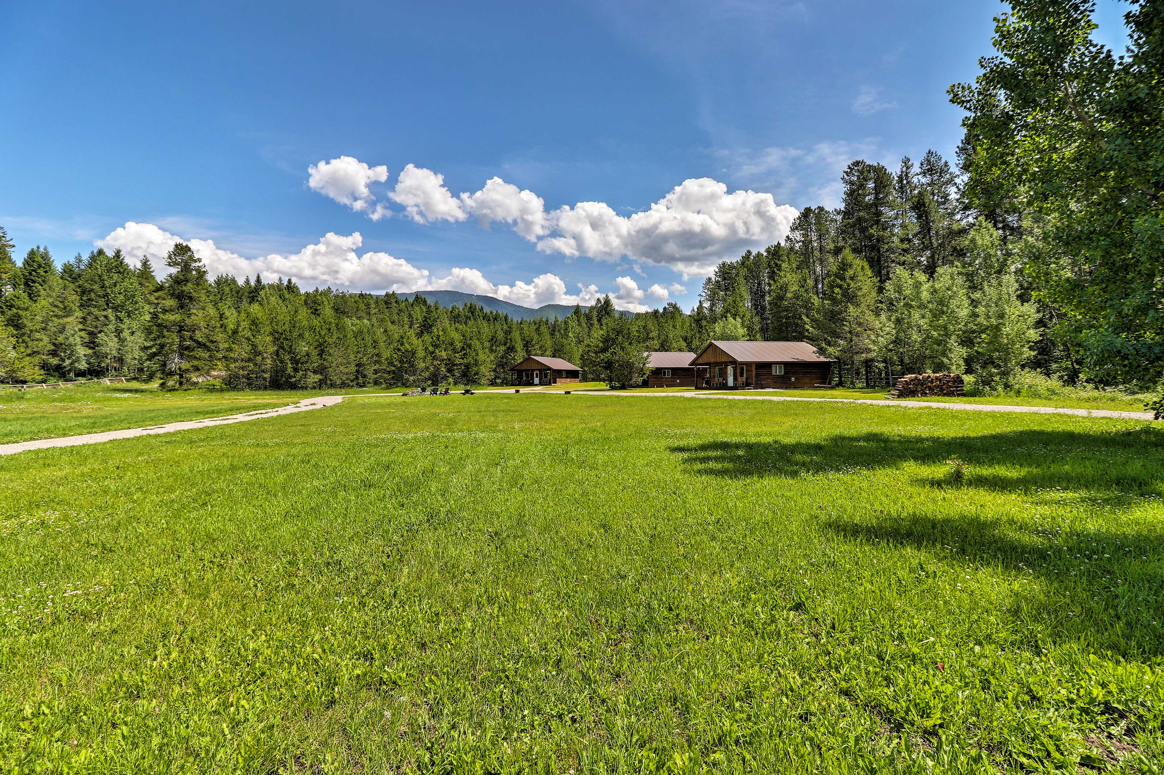 'Grinnell Cabin' BBQ, Kitchen, 7 Mi to Glacier NP Coram, MT Evolve