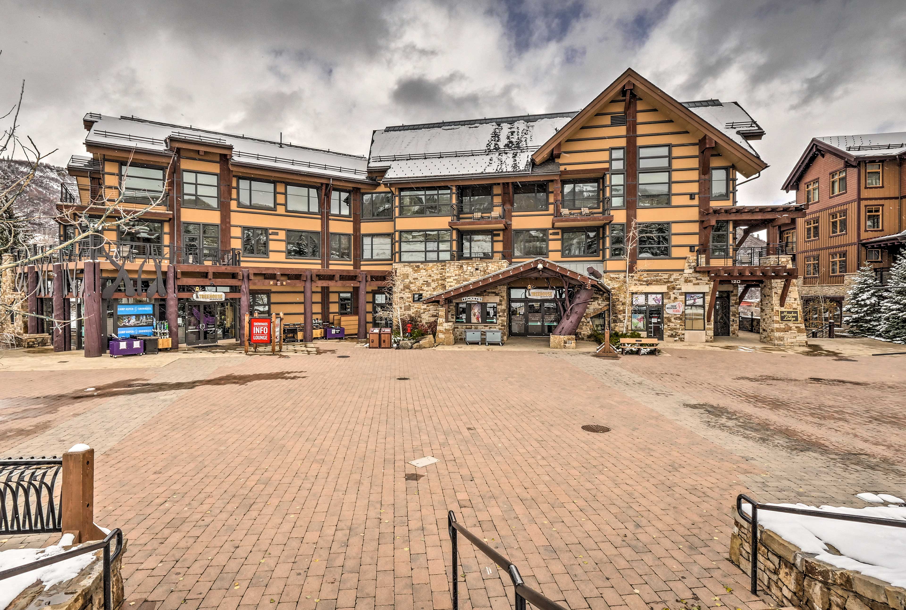 SkiIn/Out Snowmass Condo w/ Community Hot Tub! Snowmass Village, CO