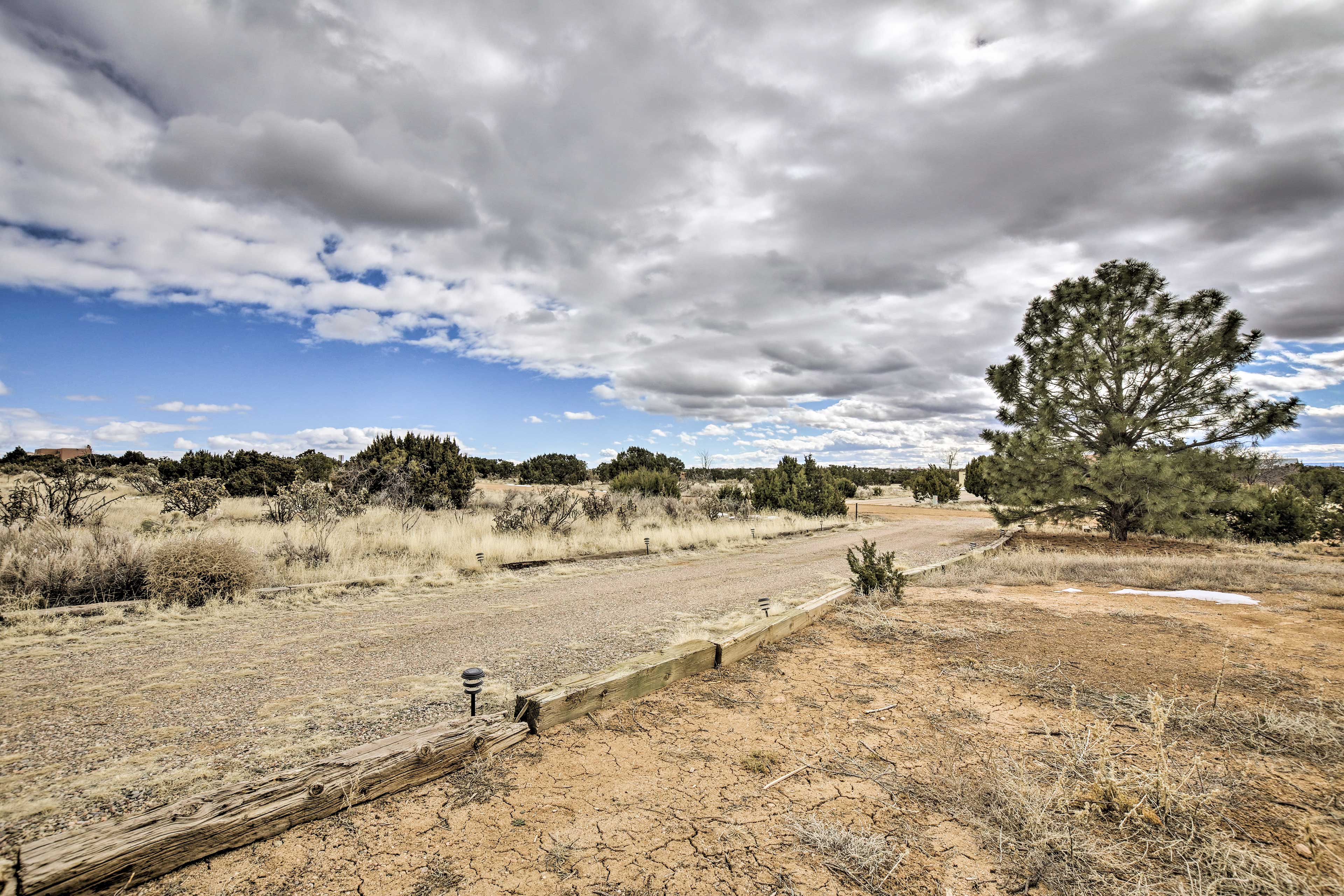 Authentic Santa Fe Adobe Home w/ Desert Views Evolve