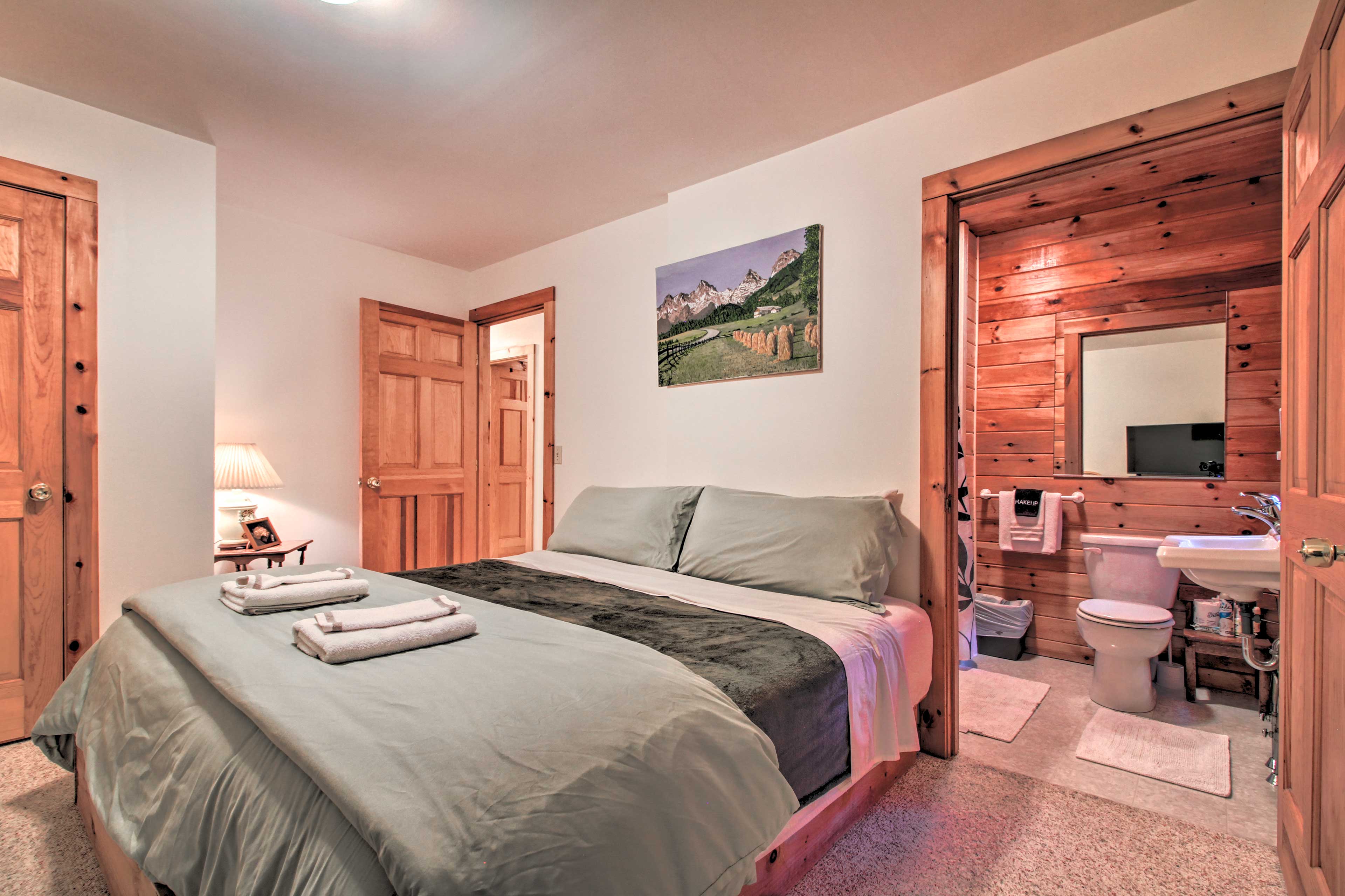 Ludlow Home w/ New Hot Tub, Near Okemo Resort! Evolve