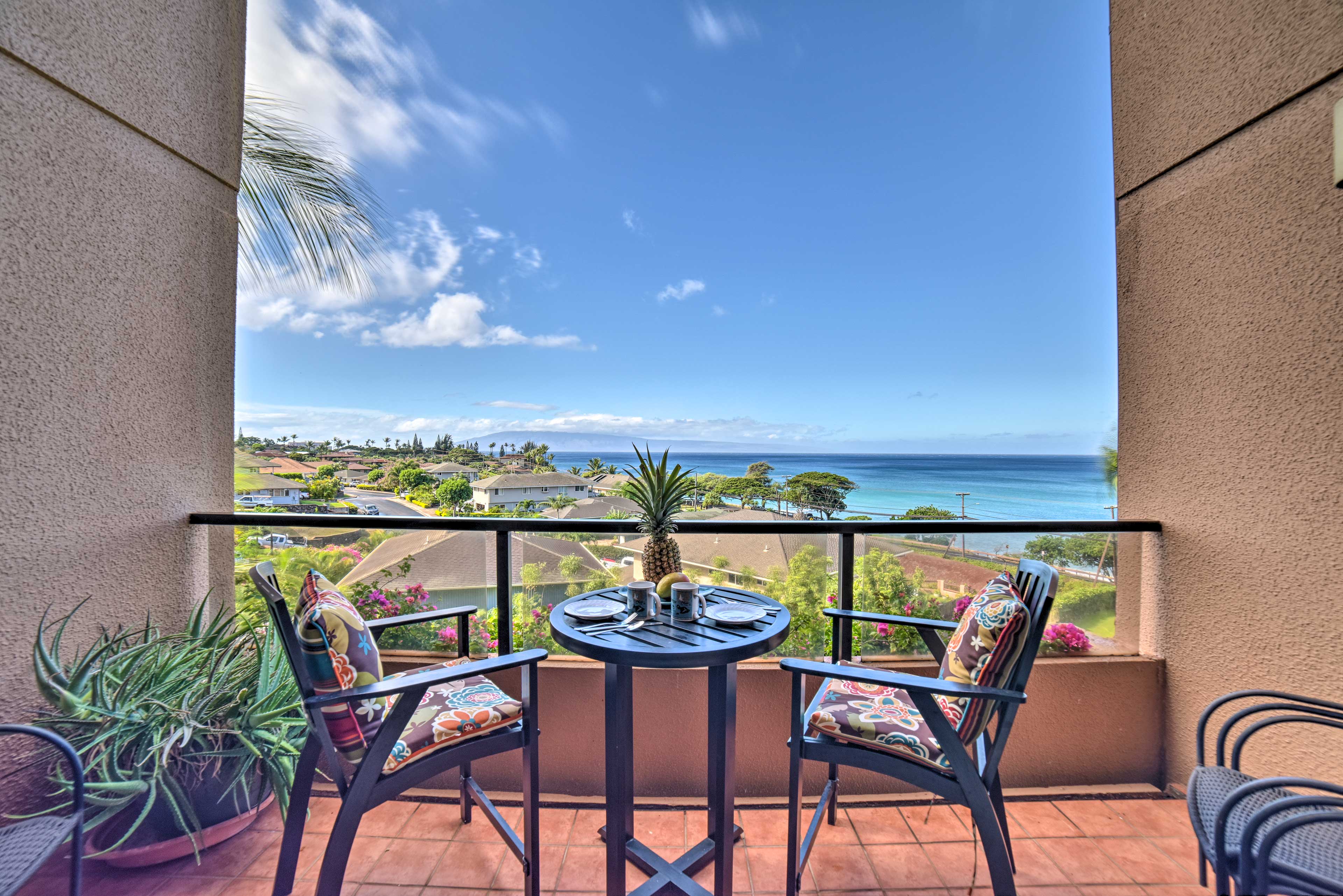 OceanView Maui Penthouse w/ Balcony & Pool Access Lahaina, HI Evolve