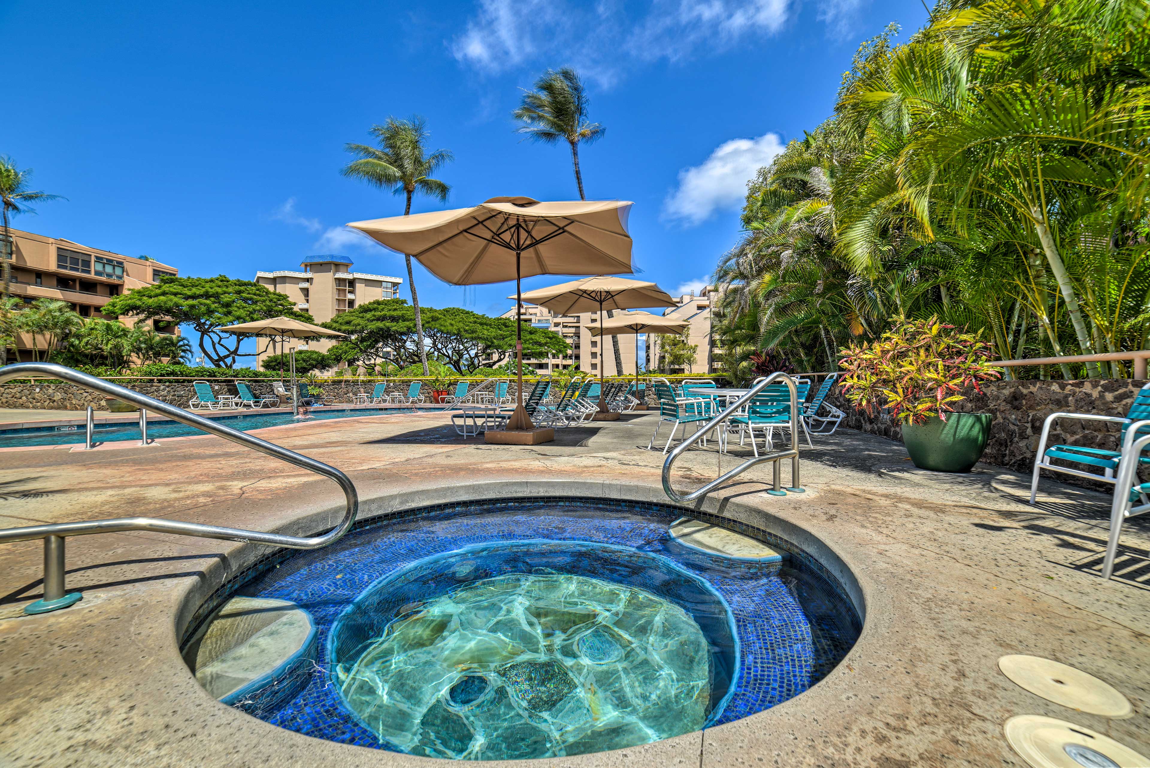 OceanView Maui Penthouse w/ Balcony & Pool Access Lahaina, HI Evolve