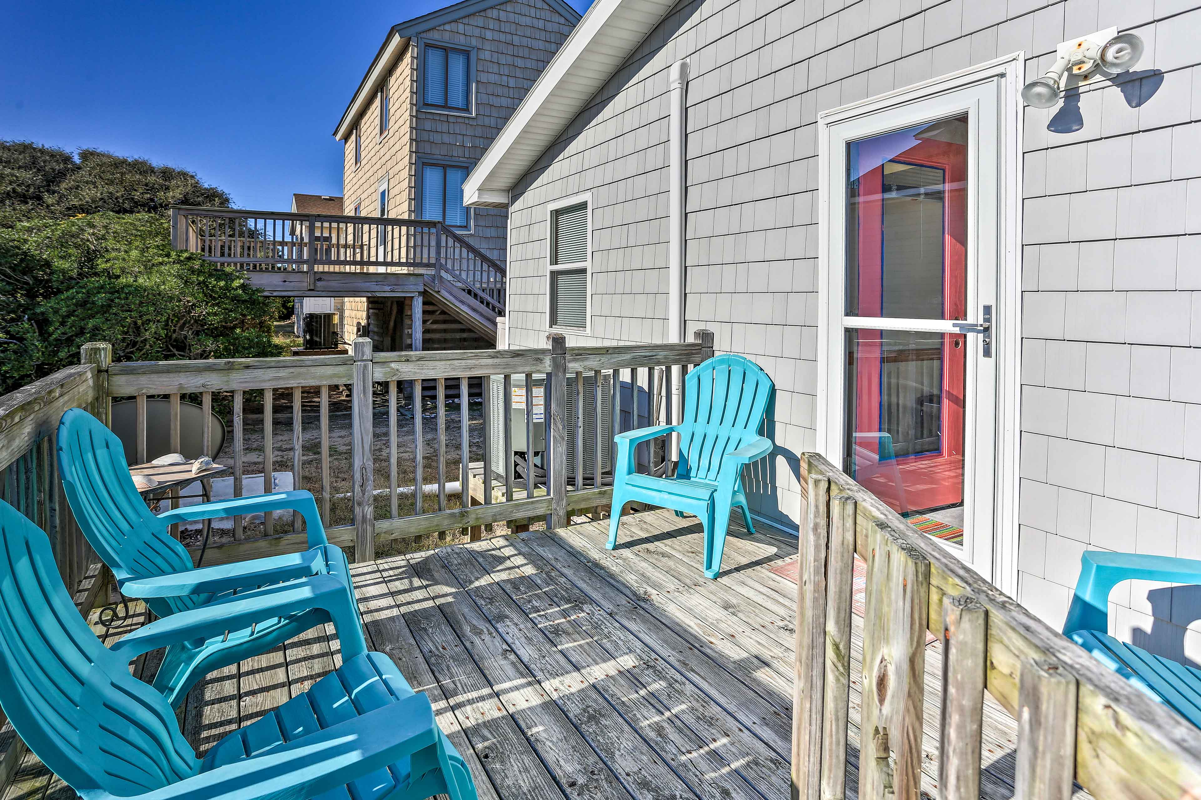 Nags Head Cottage w/ Deck 1 Block to Beach! Evolve