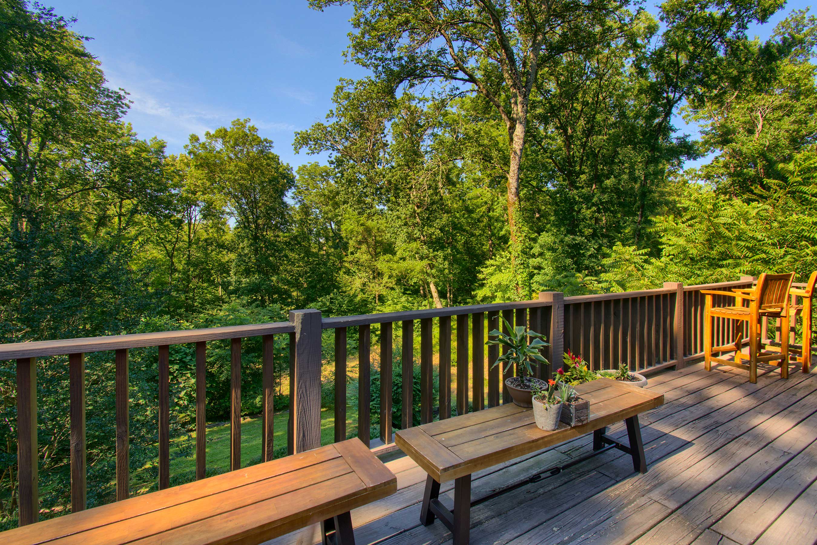 Luxury Log Cabin w/ 5 Private Acres + Hot Tub! Pearcy, AR Evolve